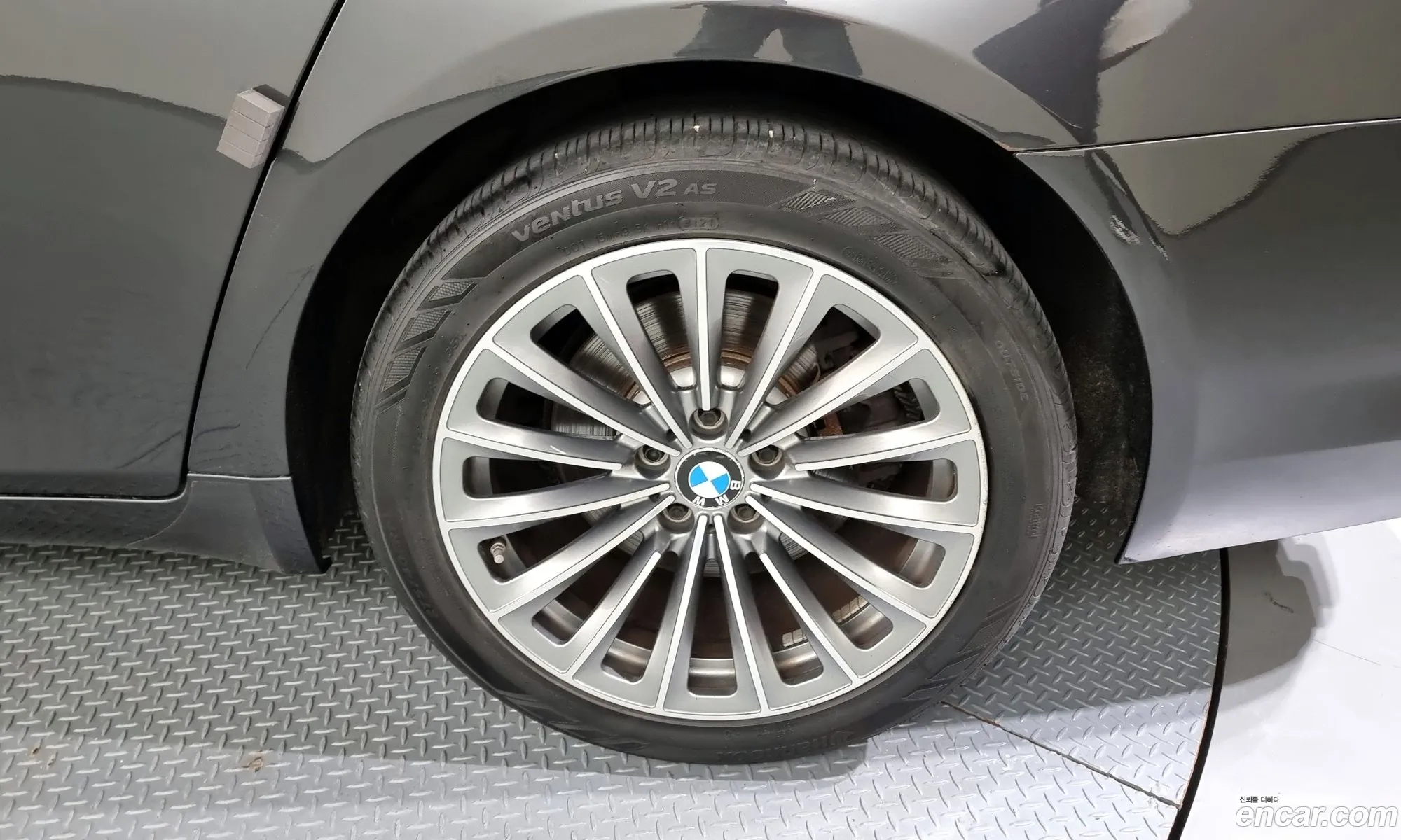 BMW 7 Series F01 740D xDrive Individual - фотография 15003057