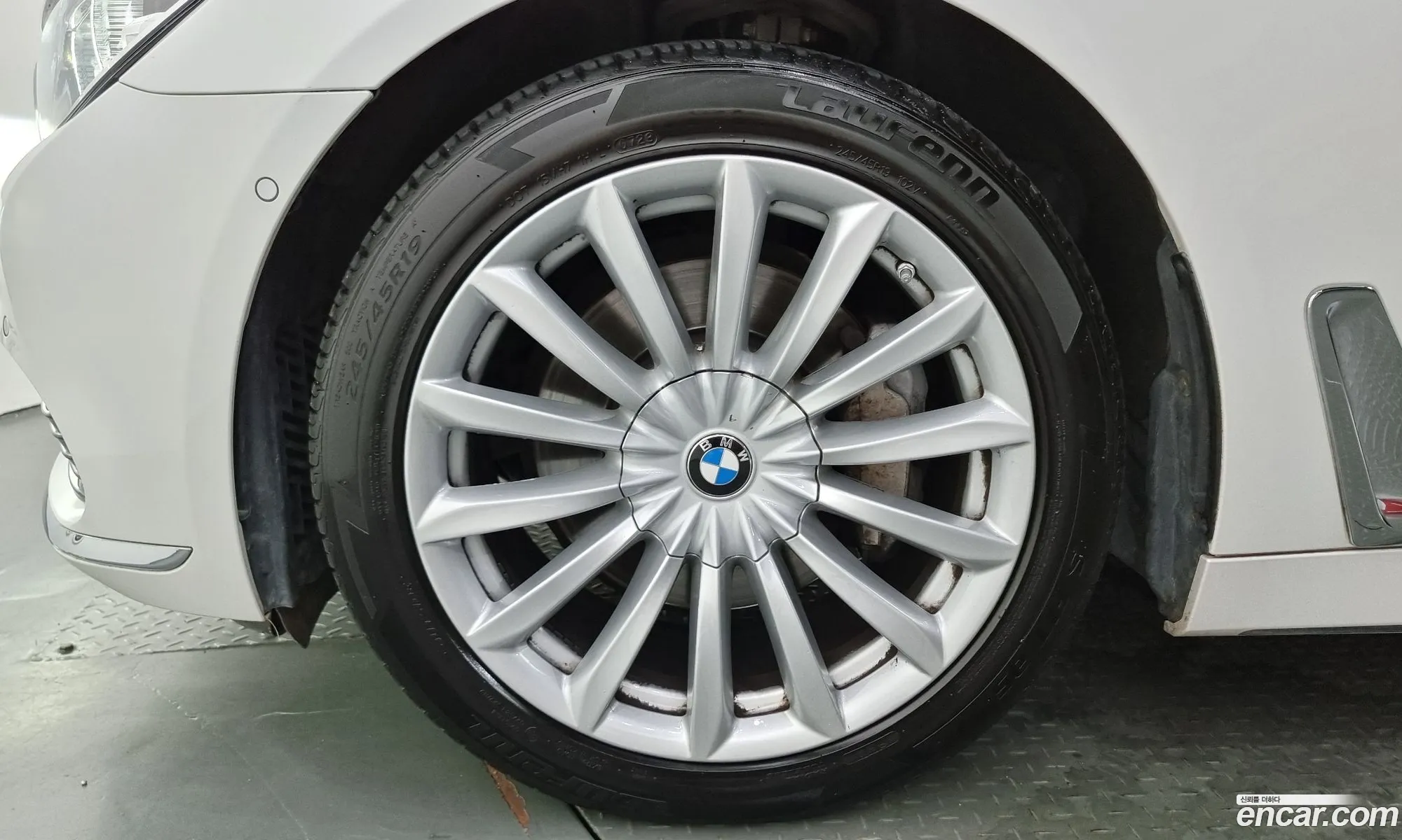 BMW 7 Series G11 730D xDrive - фотография 6853654