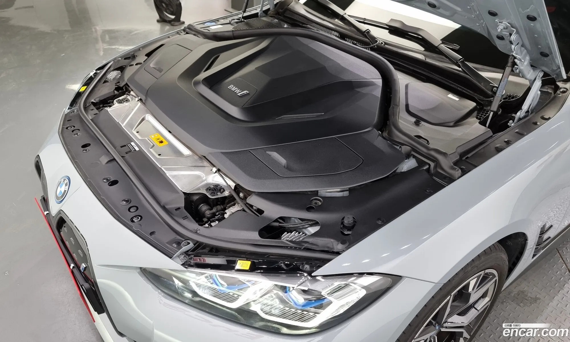 BMW I4 Edrive40 M Sports Pro - фотография 8392416