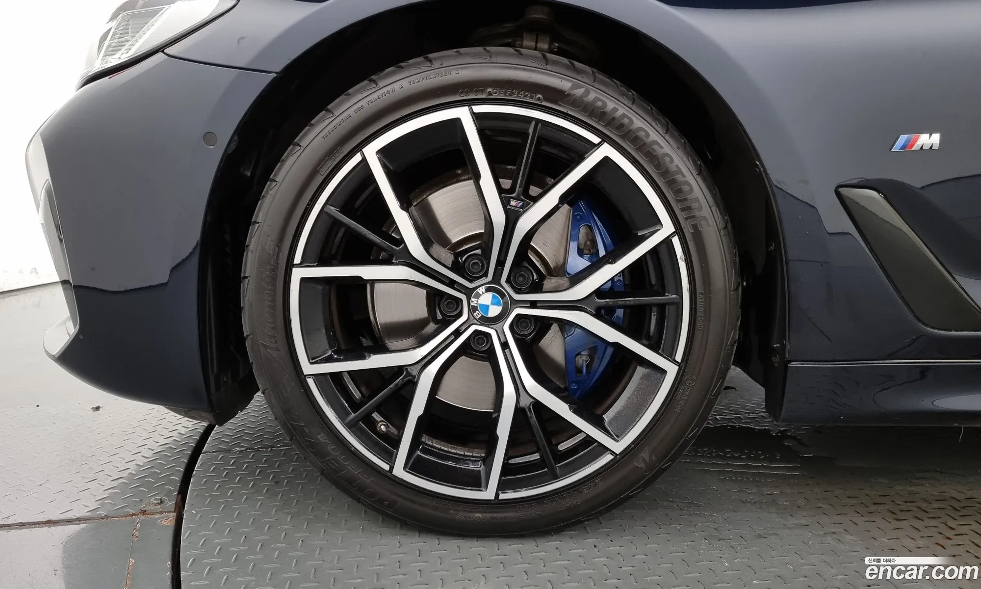 BMW 5 Series G30 530I xDrive M Sports - фотография 8392399
