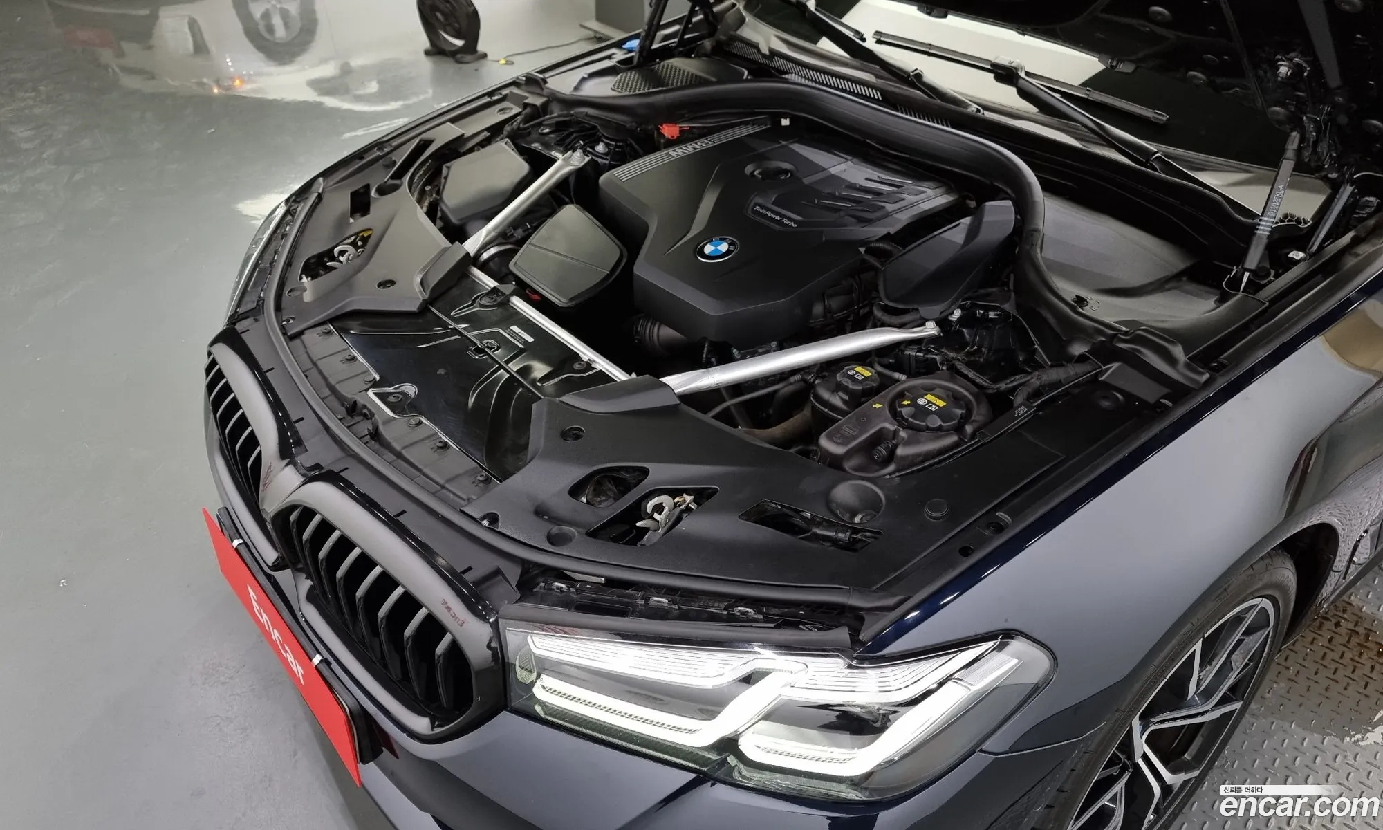 BMW 5 Series G30 530I xDrive M Sports - фотография 8392400
