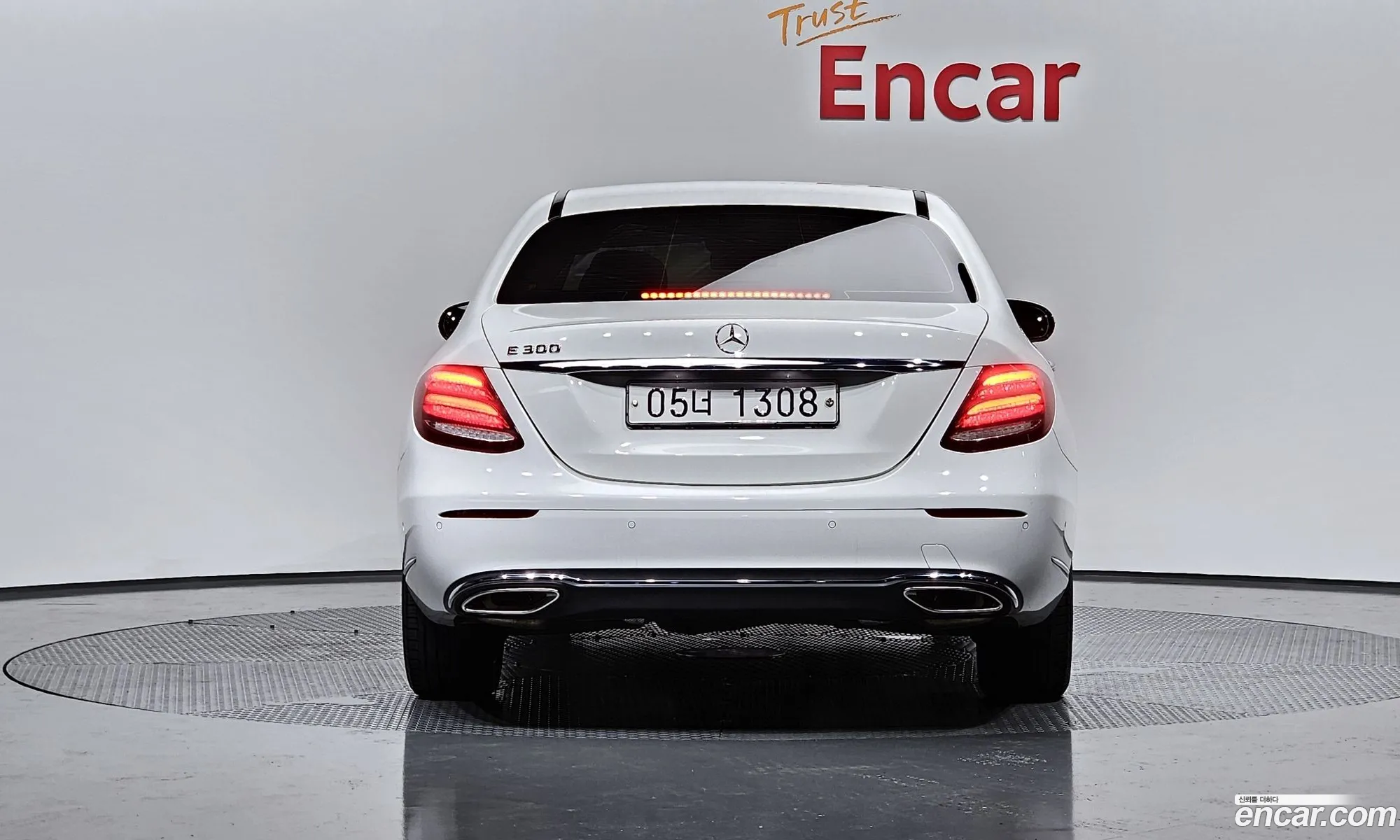 Mercedes E-Class W213 E300 Exclusive - фотография 19183213