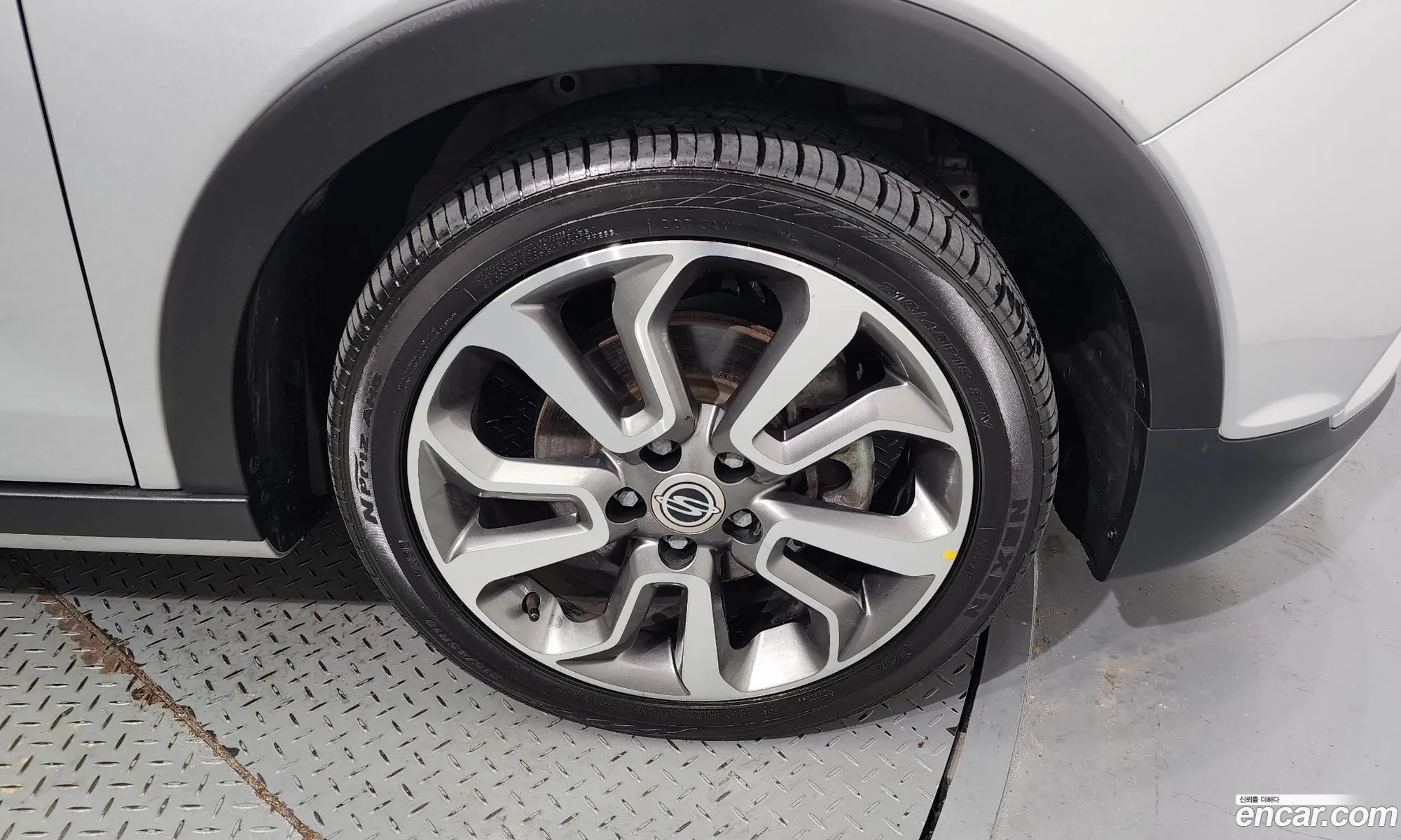 Kg Mobility Ssangyong Tivoli Diesel Lx 2Wd - фотография 6878138