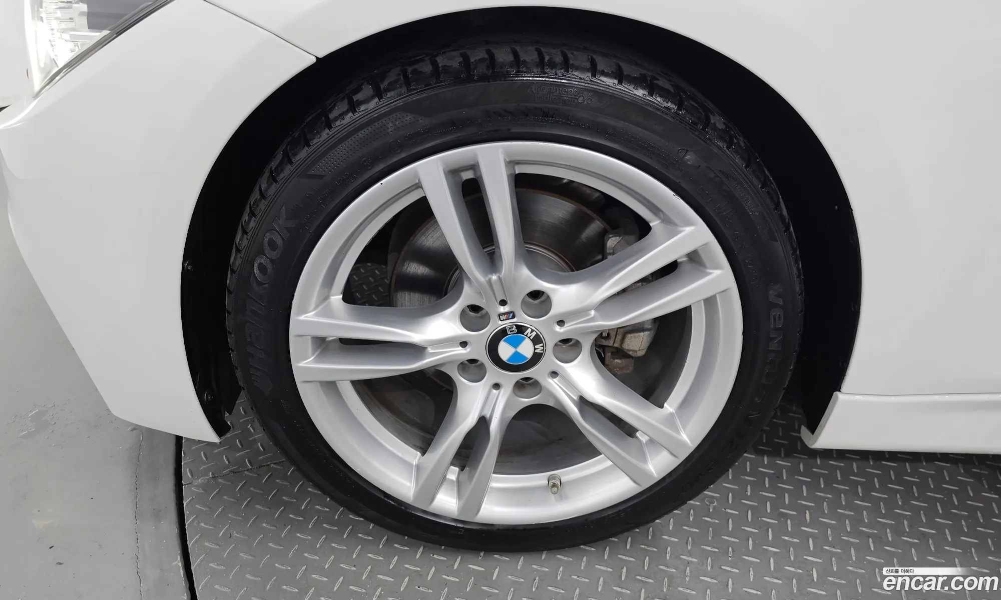 BMW 3 Series F30 330I M Sports - фотография 6886878