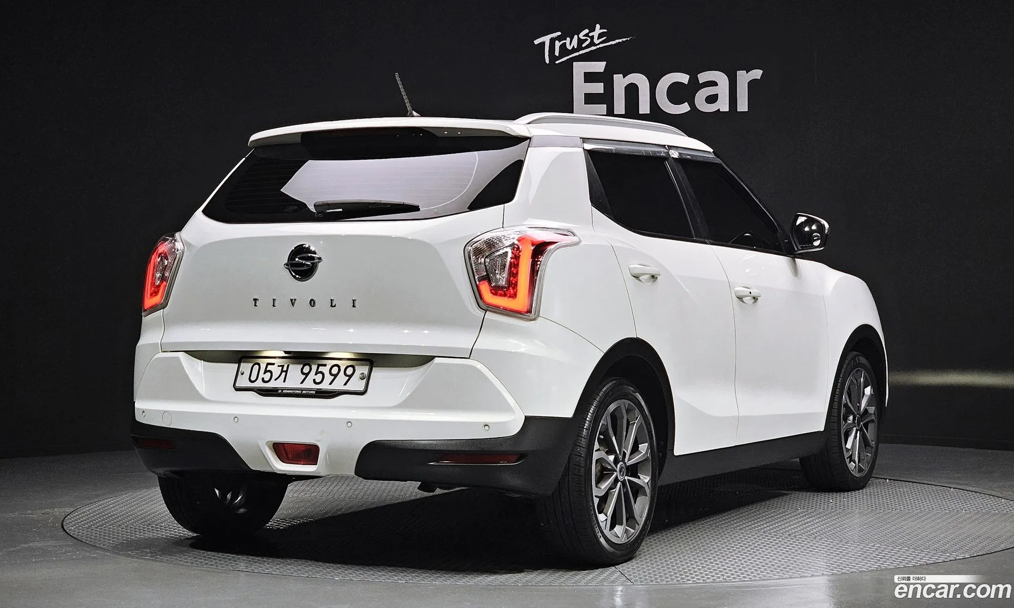 Kg Mobility Ssangyong Tivoli Armor Diesel Lx 2Wd - фотография 7498071