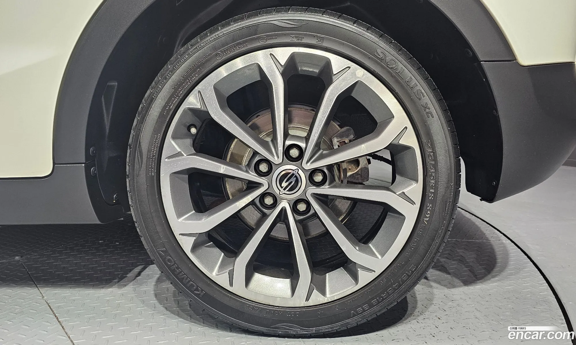Kg Mobility Ssangyong Tivoli Armor Diesel Lx 2Wd - фотография 7498074
