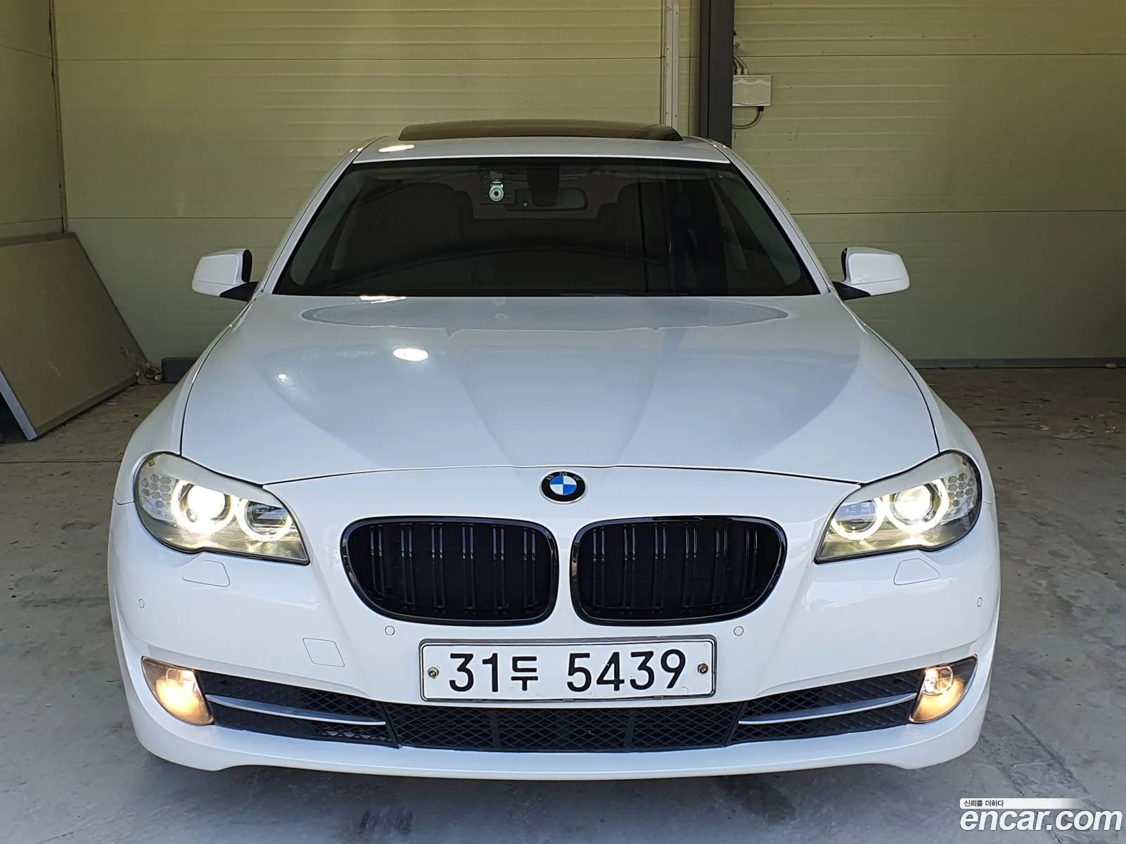 BMW 5 Series F10 520D - фотография 18901680