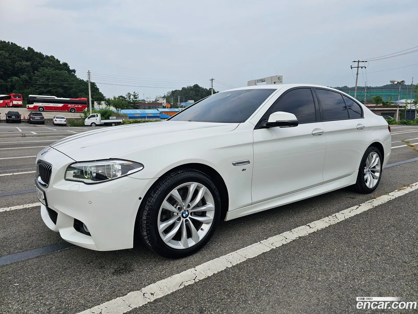 BMW 5 Series F10 520D M Aerodynamics - фотография 7364367