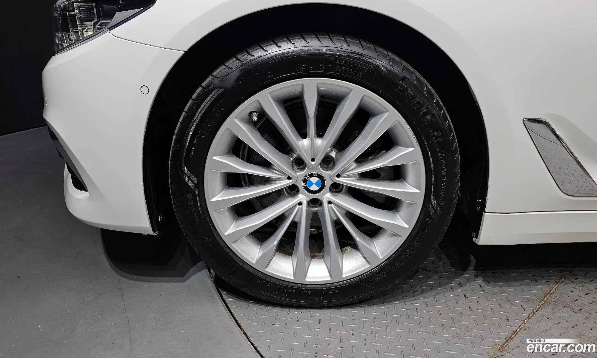 BMW 5 Series G30 520D Luxury Plus - фотография 12479482