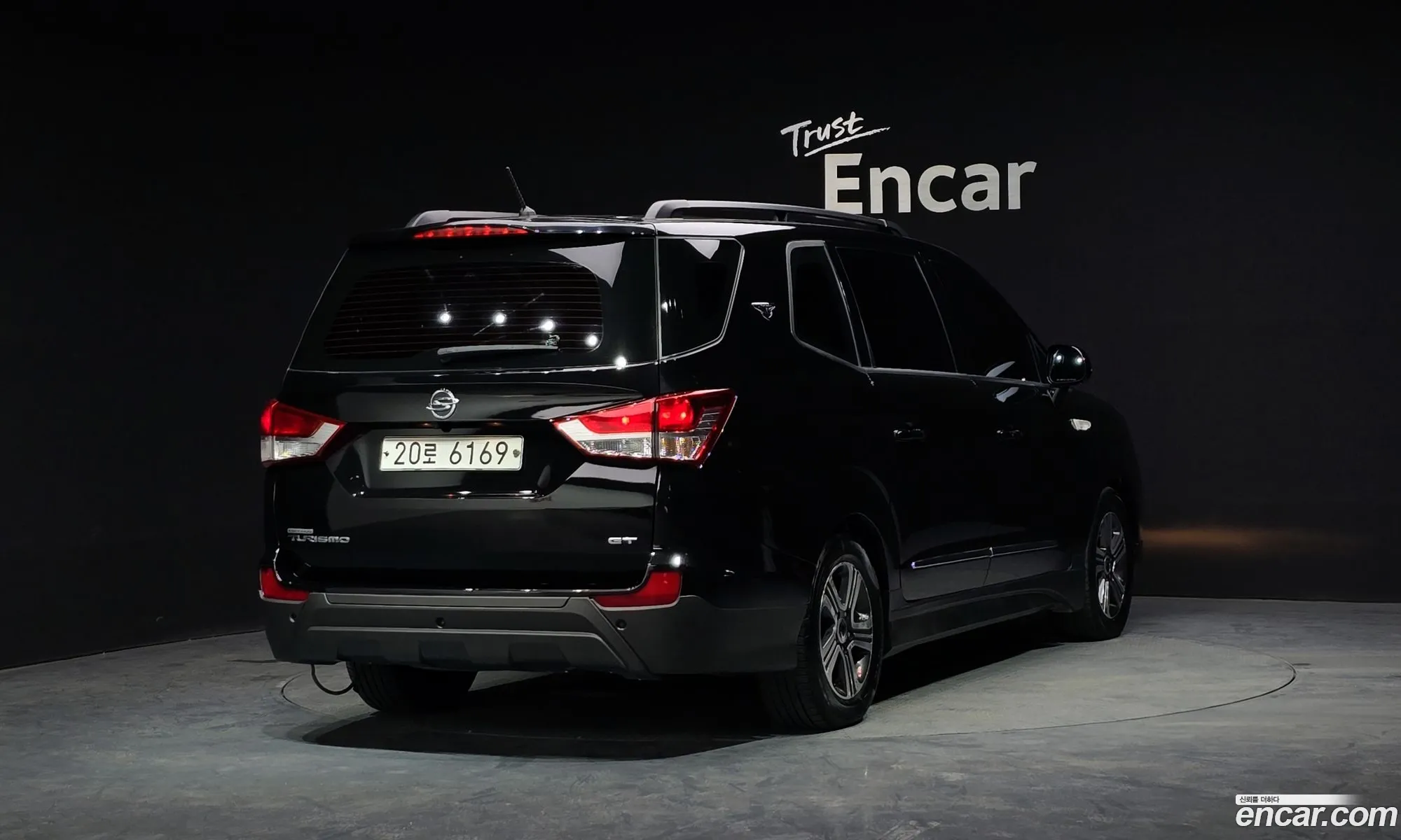 Kg Mobility Ssangyong Korando Turismo 4Wd Gt 9-Seater - фотография 6565023