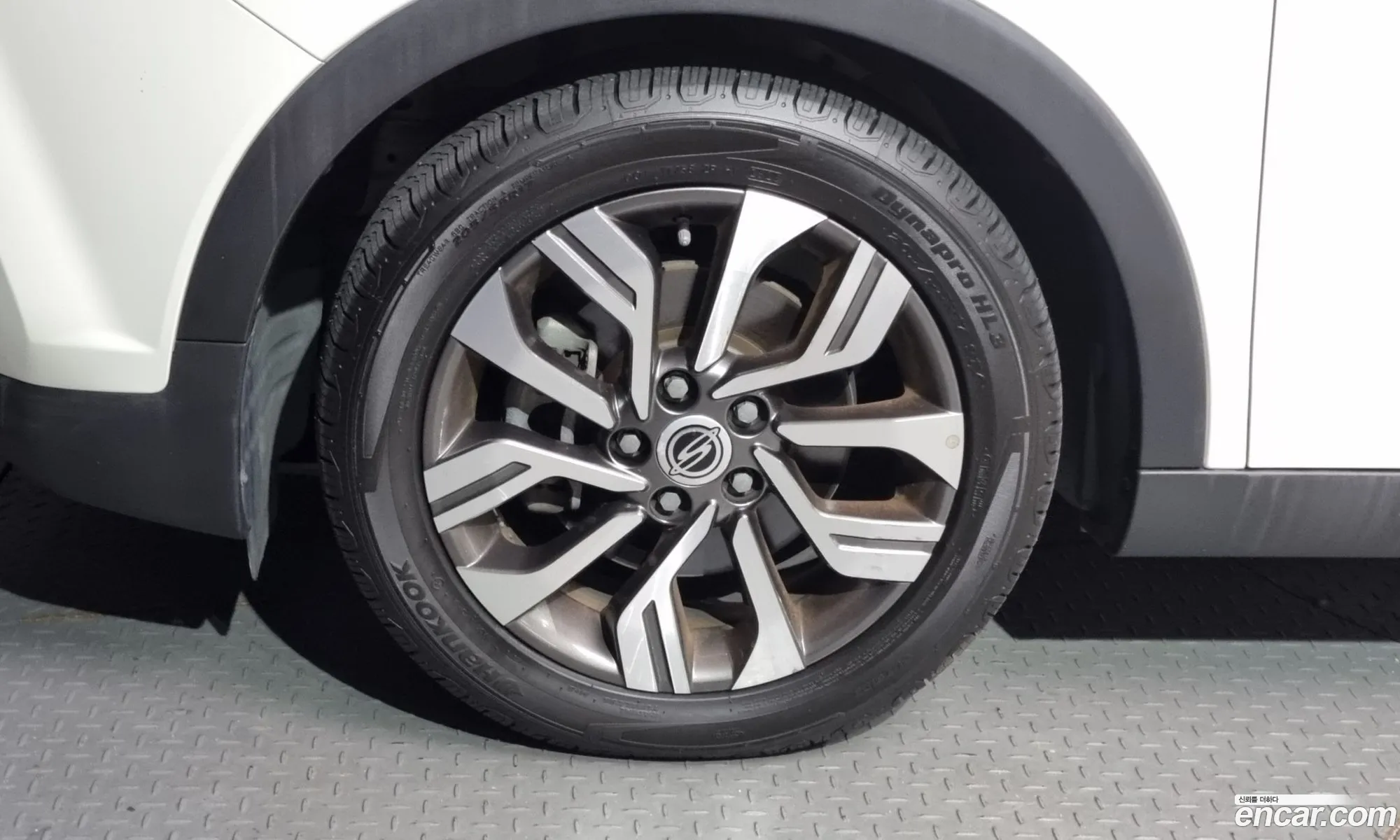 Kg Mobility Ssangyong Tivoli Armor Diesel Vx 2Wd - фотография 7447440