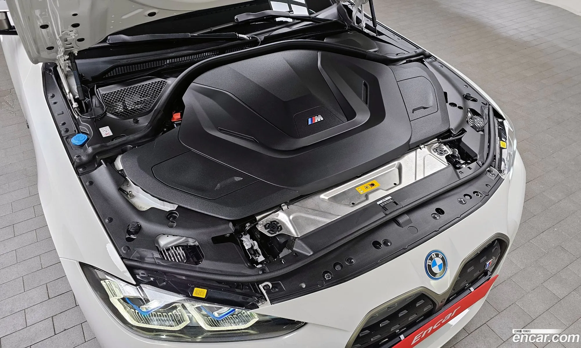 BMW I4 M50 - фотография 6811600