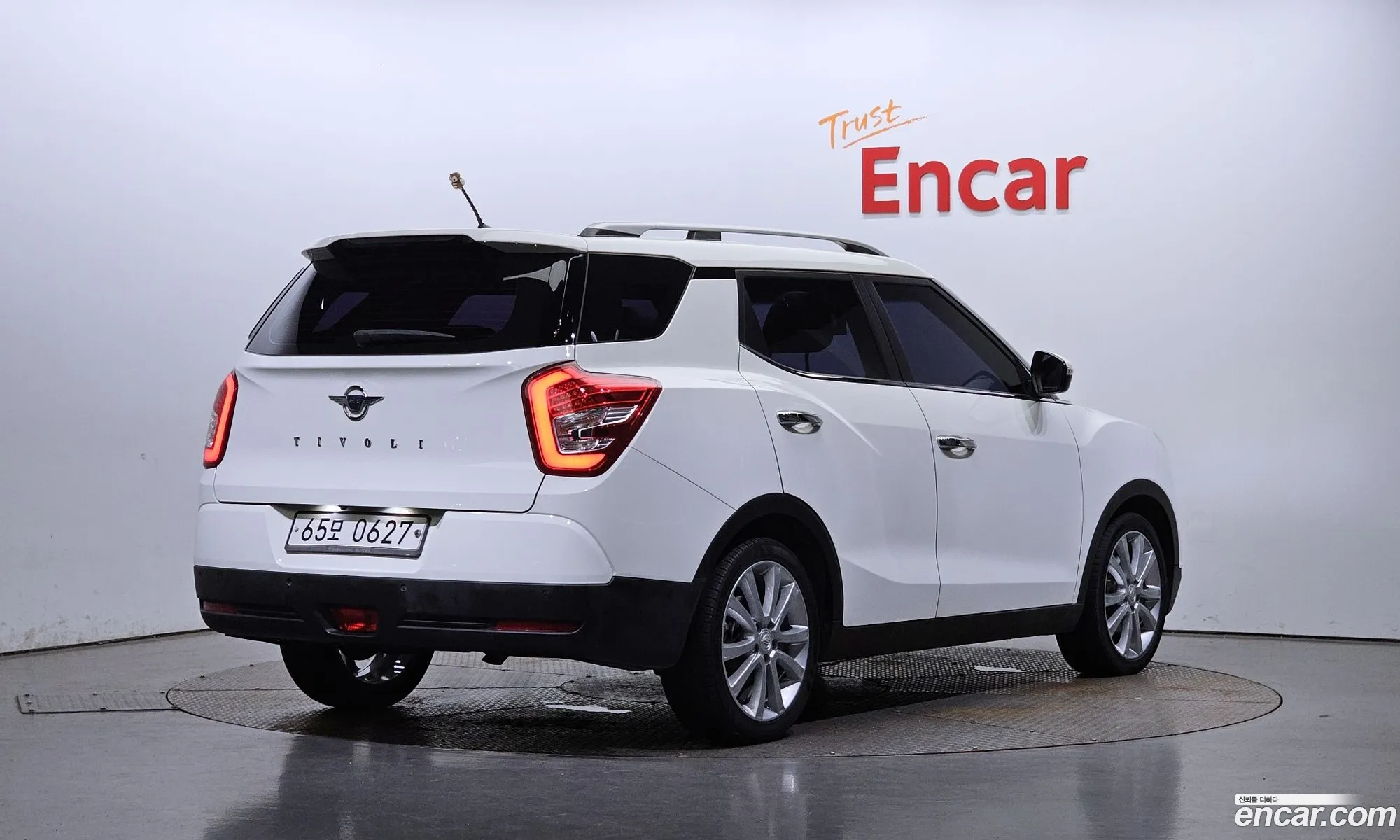 Kg Mobility Ssangyong Tivoli Air Diesel Ix 2Wd - фотография 8007876