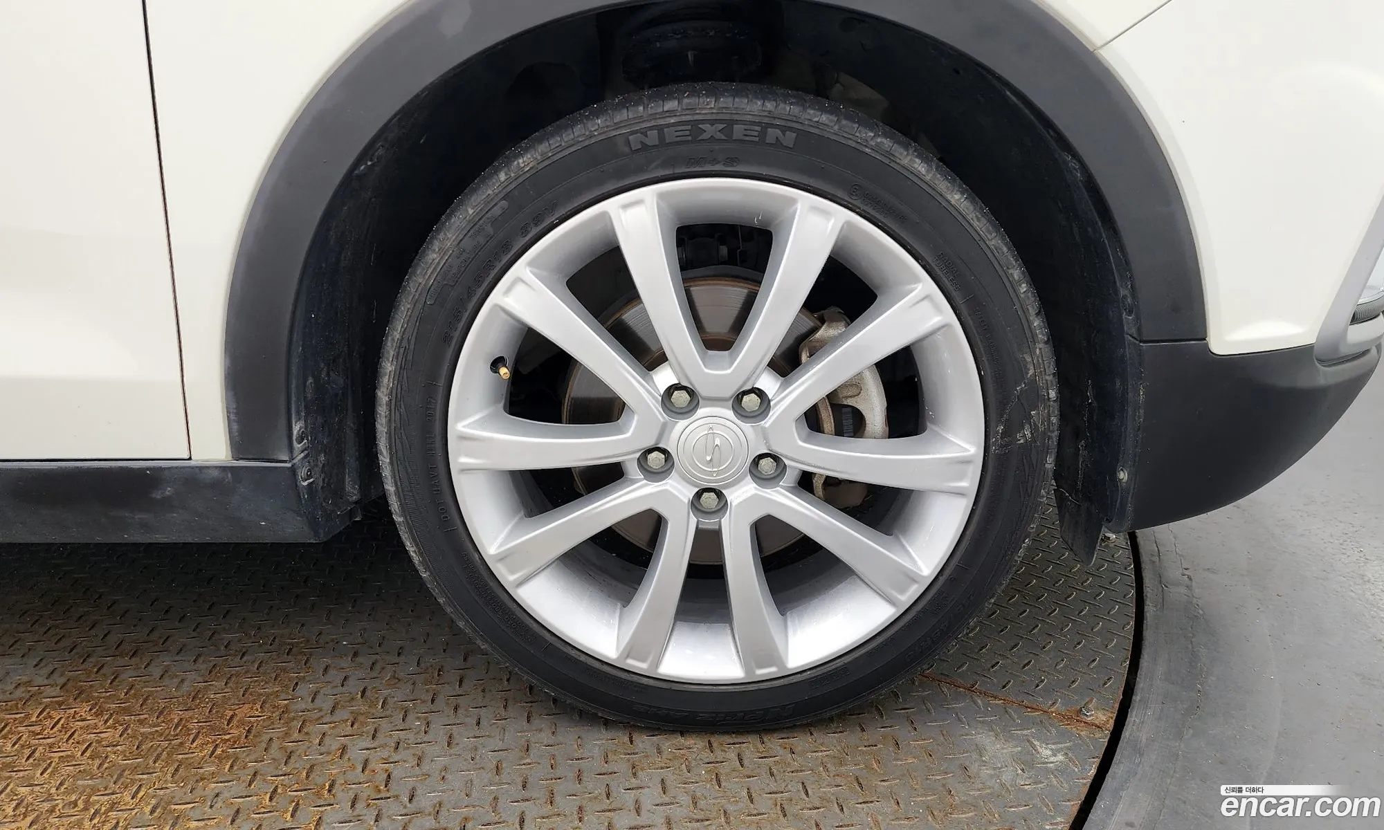 Kg Mobility Ssangyong Tivoli Air Diesel Ix 2Wd - фотография 8007879