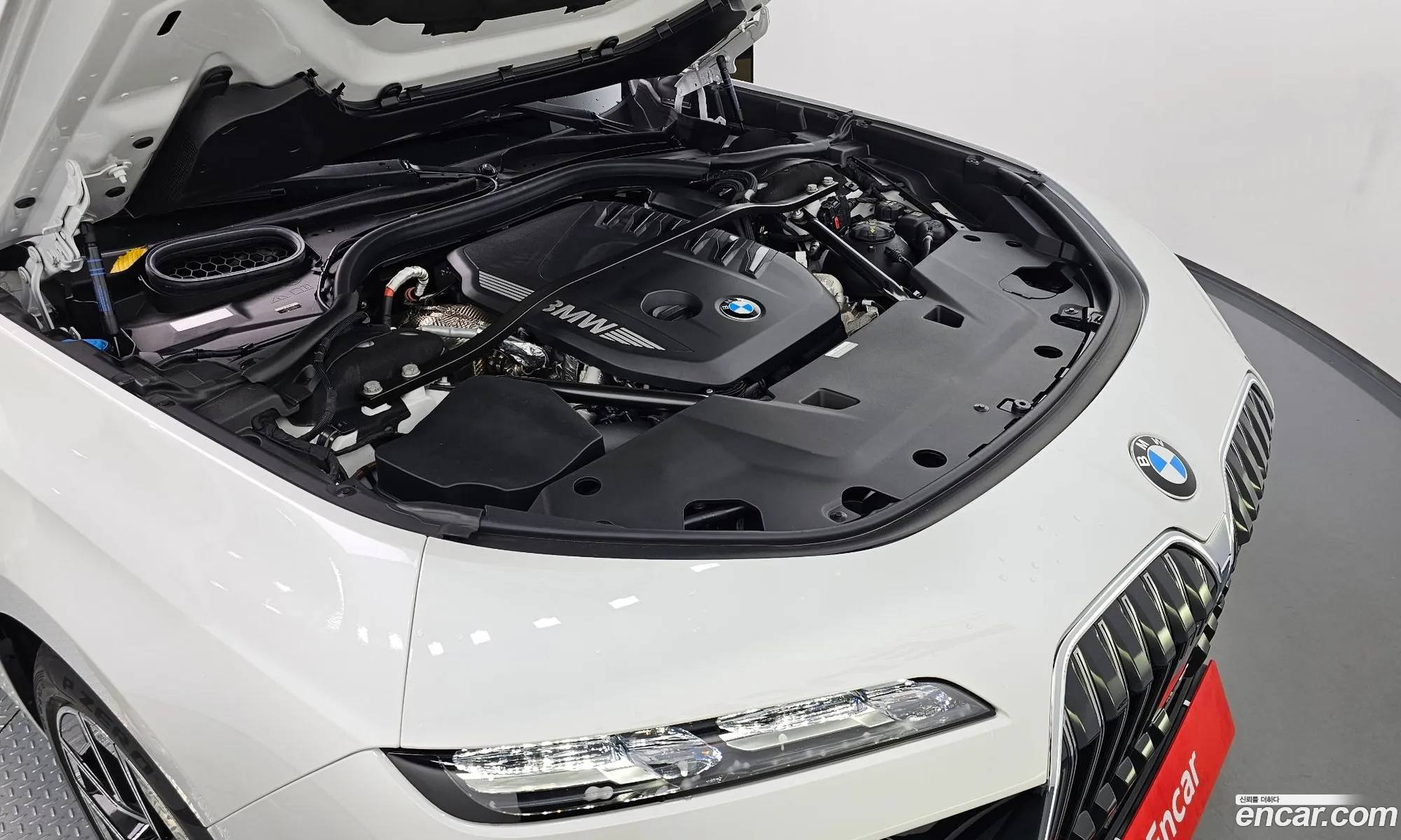 BMW 7 Series G70 740D xDrive M Sports - фотография 12479507