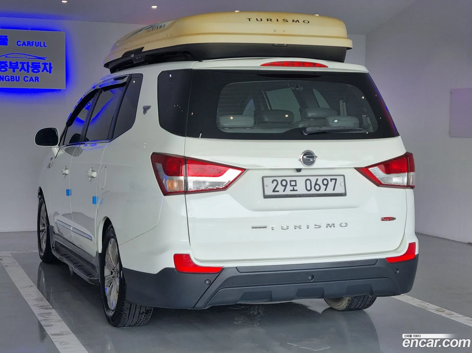 Kg Mobility Ssangyong Korando Turismo 4Wd Outdoor Edition 9-Seater - фотография 7448927