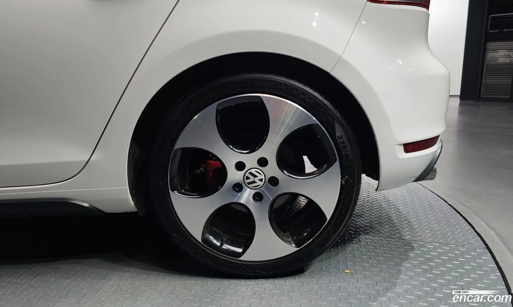 Volkswagen Golf 6Th Generation 20 Gti 5-Door - фотография 8483137
