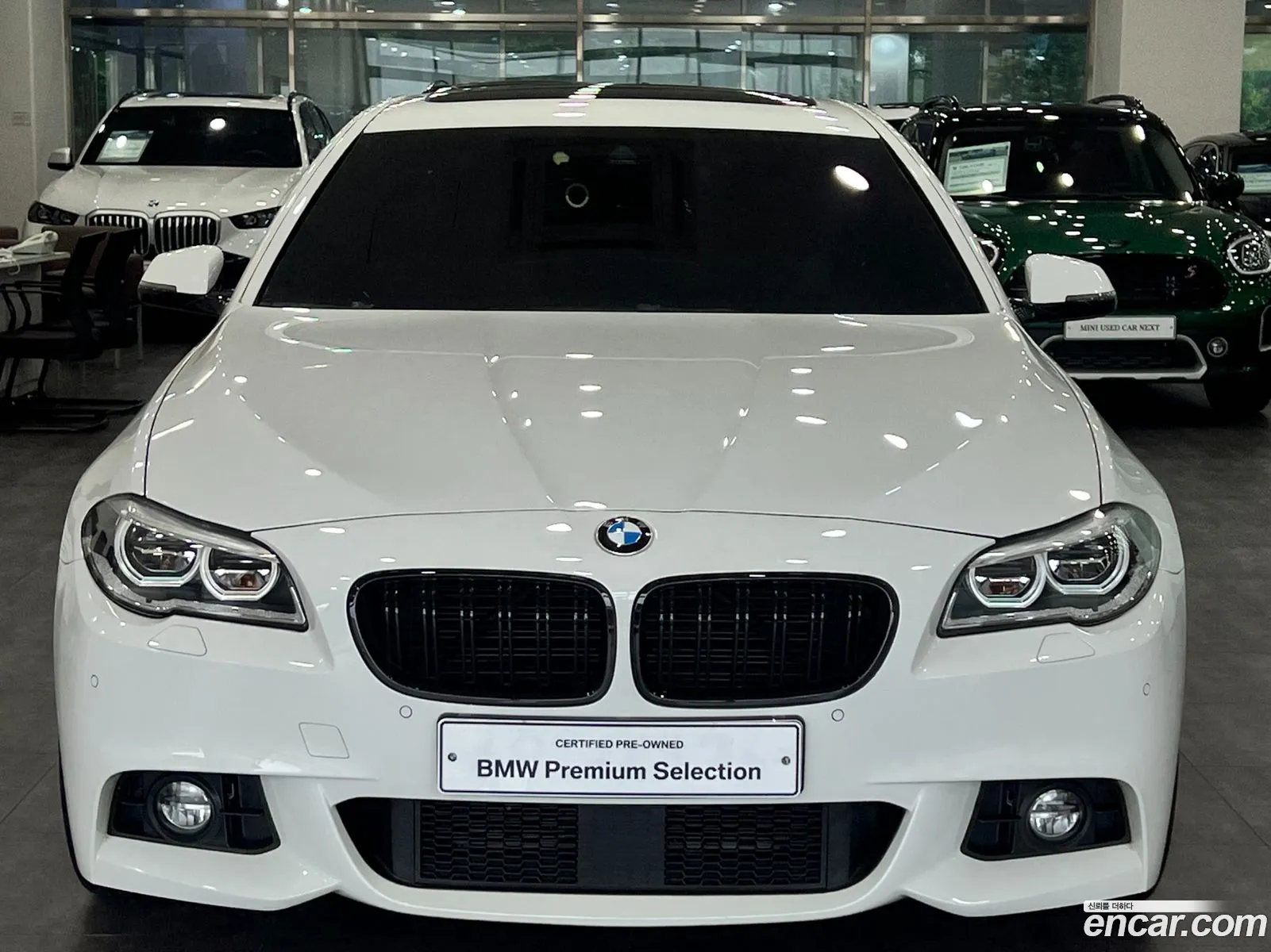 BMW 5 Series F10 528I xDrive M Aerodynamic Special Edition - фотография 12479444