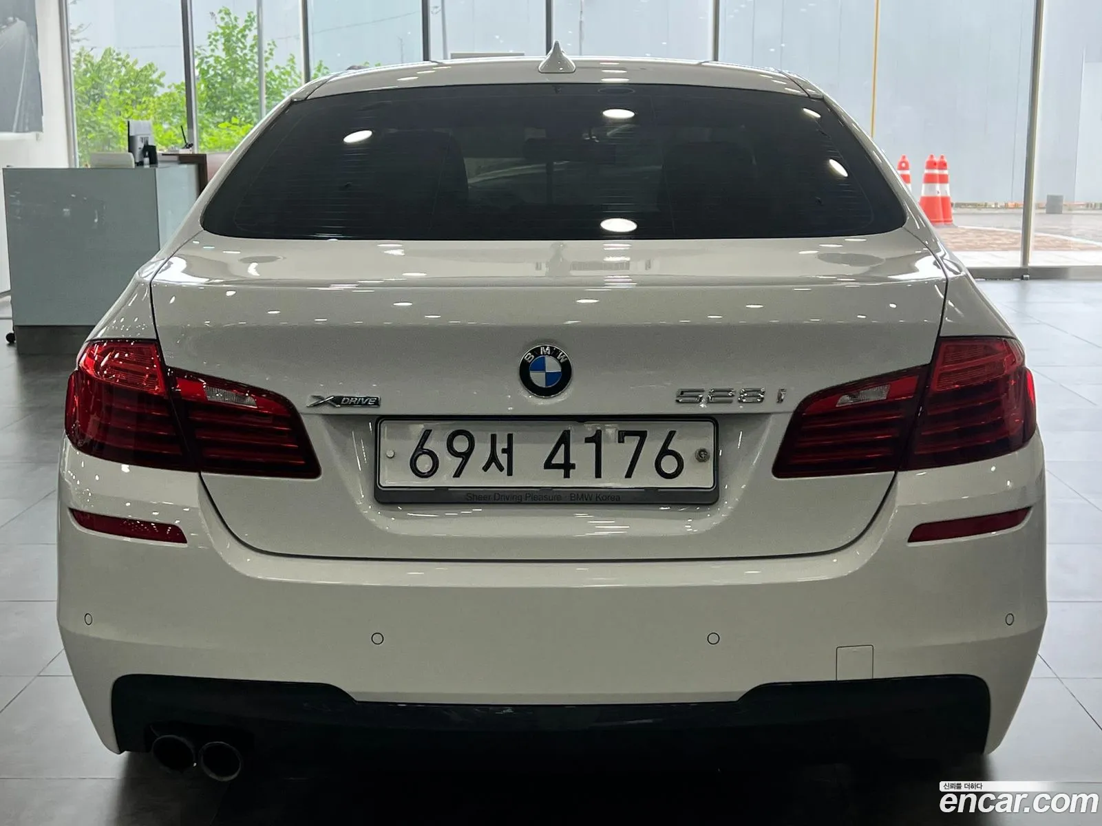 BMW 5 Series F10 528I xDrive M Aerodynamic Special Edition - фотография 12479445
