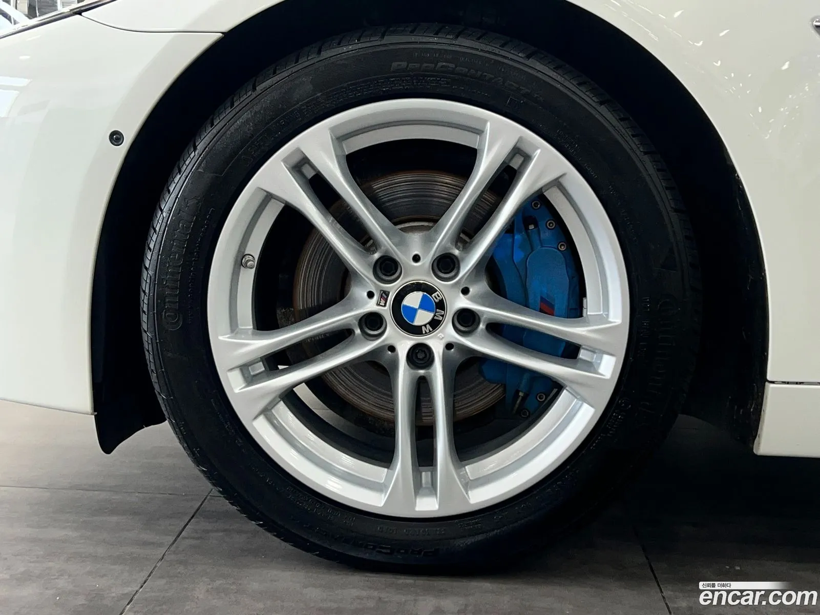 BMW 5 Series F10 528I xDrive M Aerodynamic Special Edition - фотография 12479446