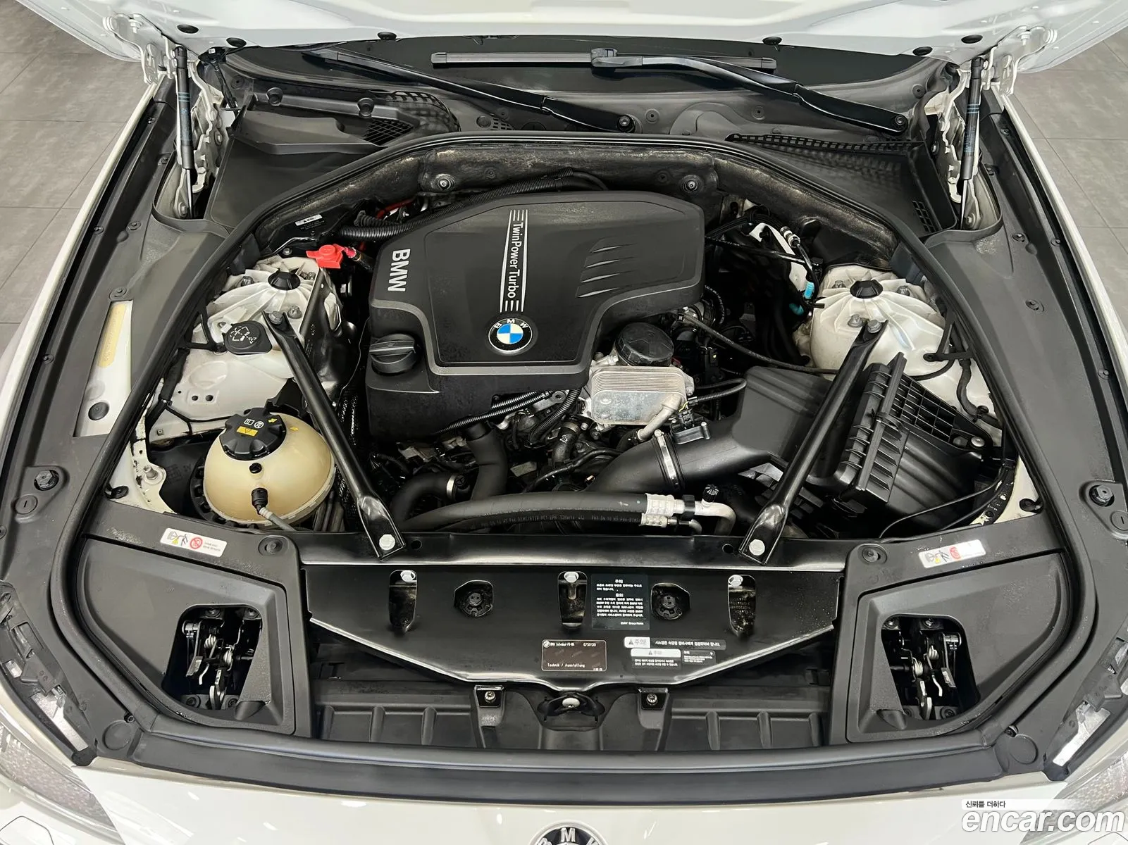 BMW 5 Series F10 528I xDrive M Aerodynamic Special Edition - фотография 12479447