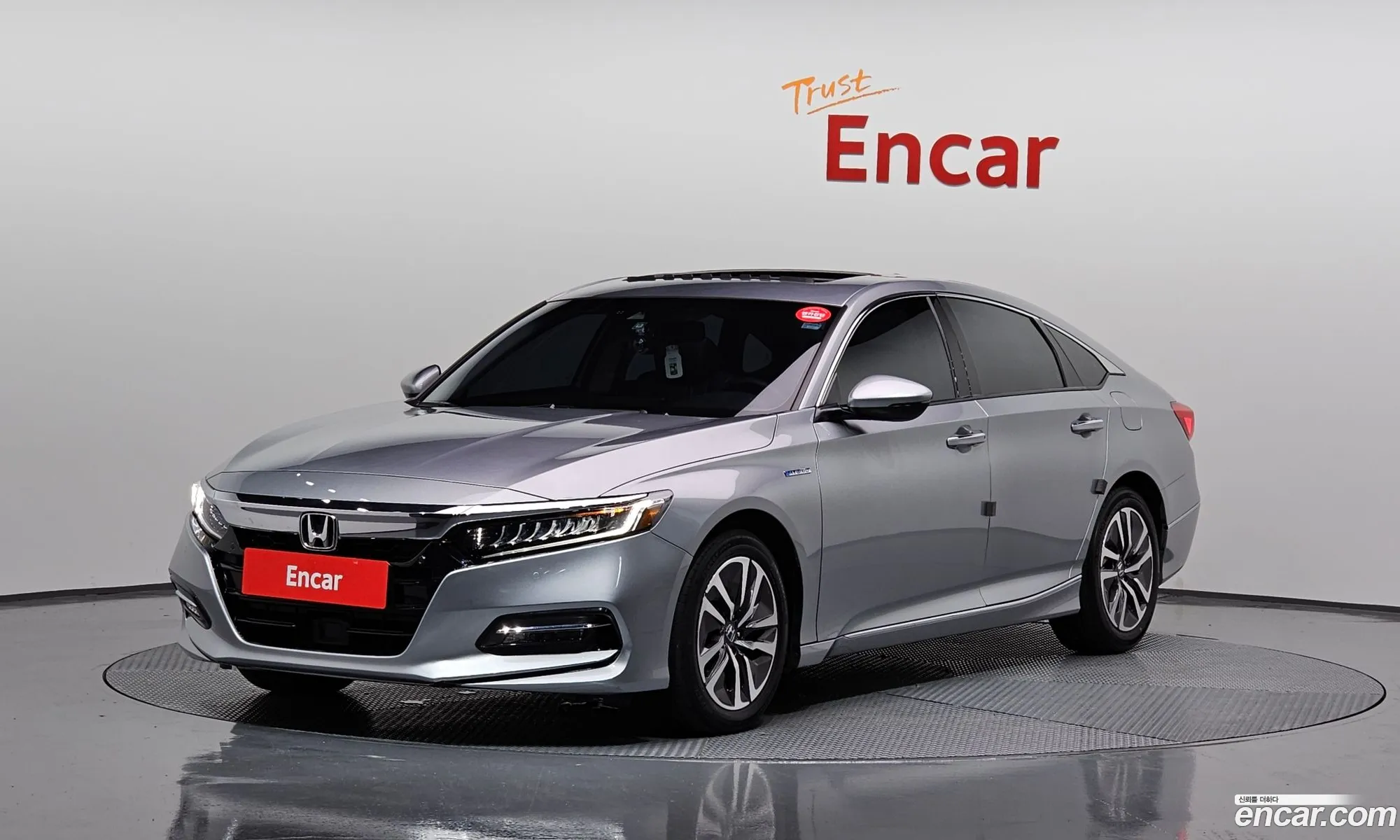 Honda Accord 10Th Generation 20 Hybrid Touring - фотография 12551186