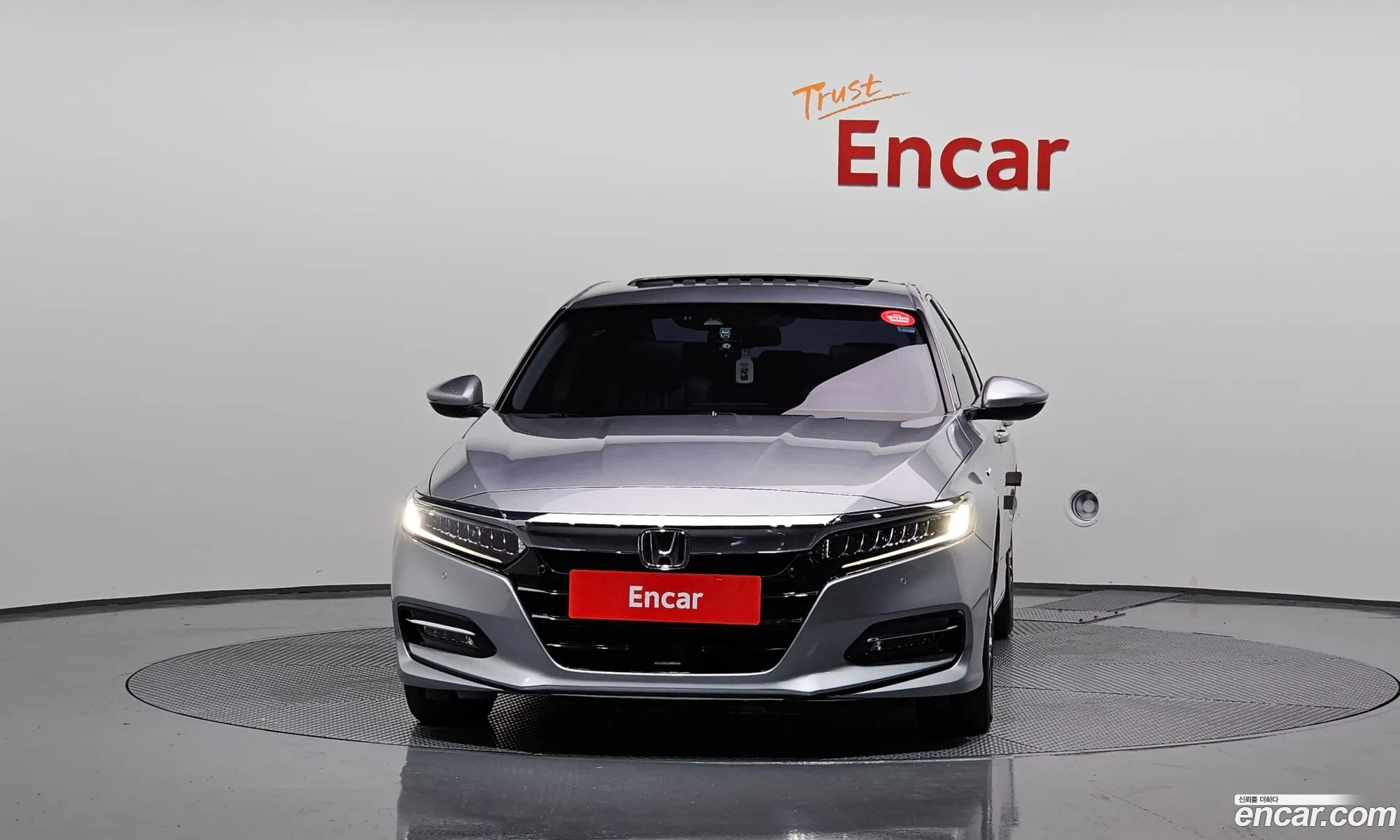 Honda Accord 10Th Generation 20 Hybrid Touring - фотография 12551188
