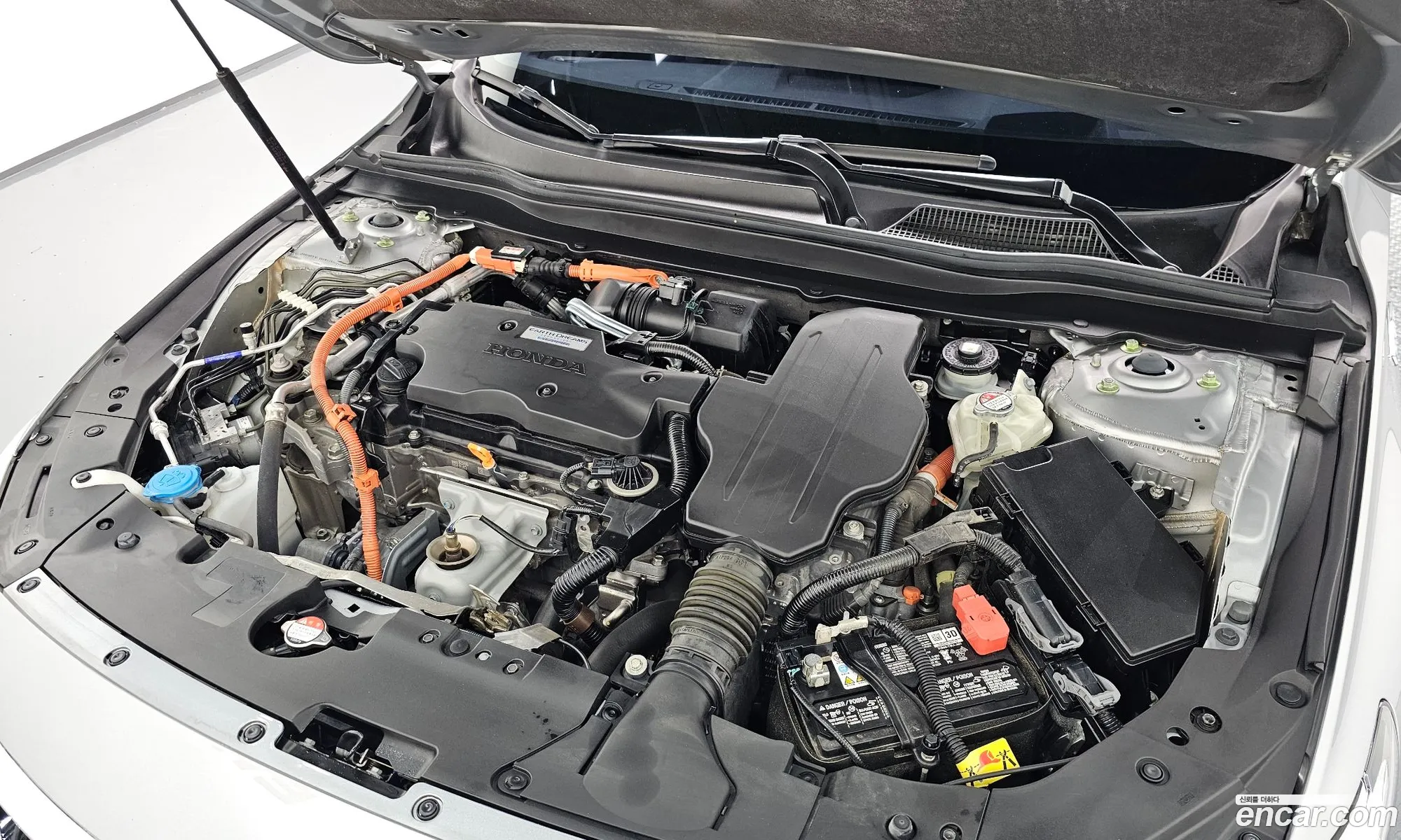 Honda Accord 10Th Generation 20 Hybrid Touring - фотография 12551191