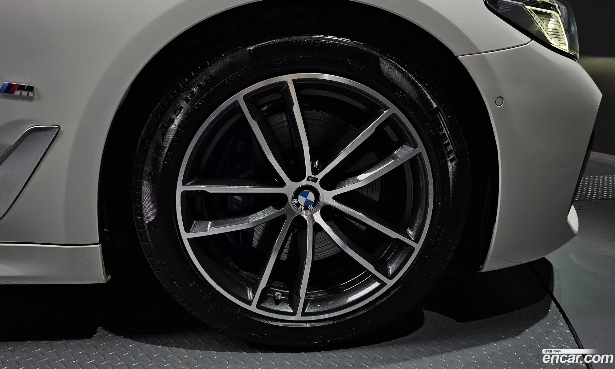 BMW 5 Series G30 520I M Sports - фотография 7821497
