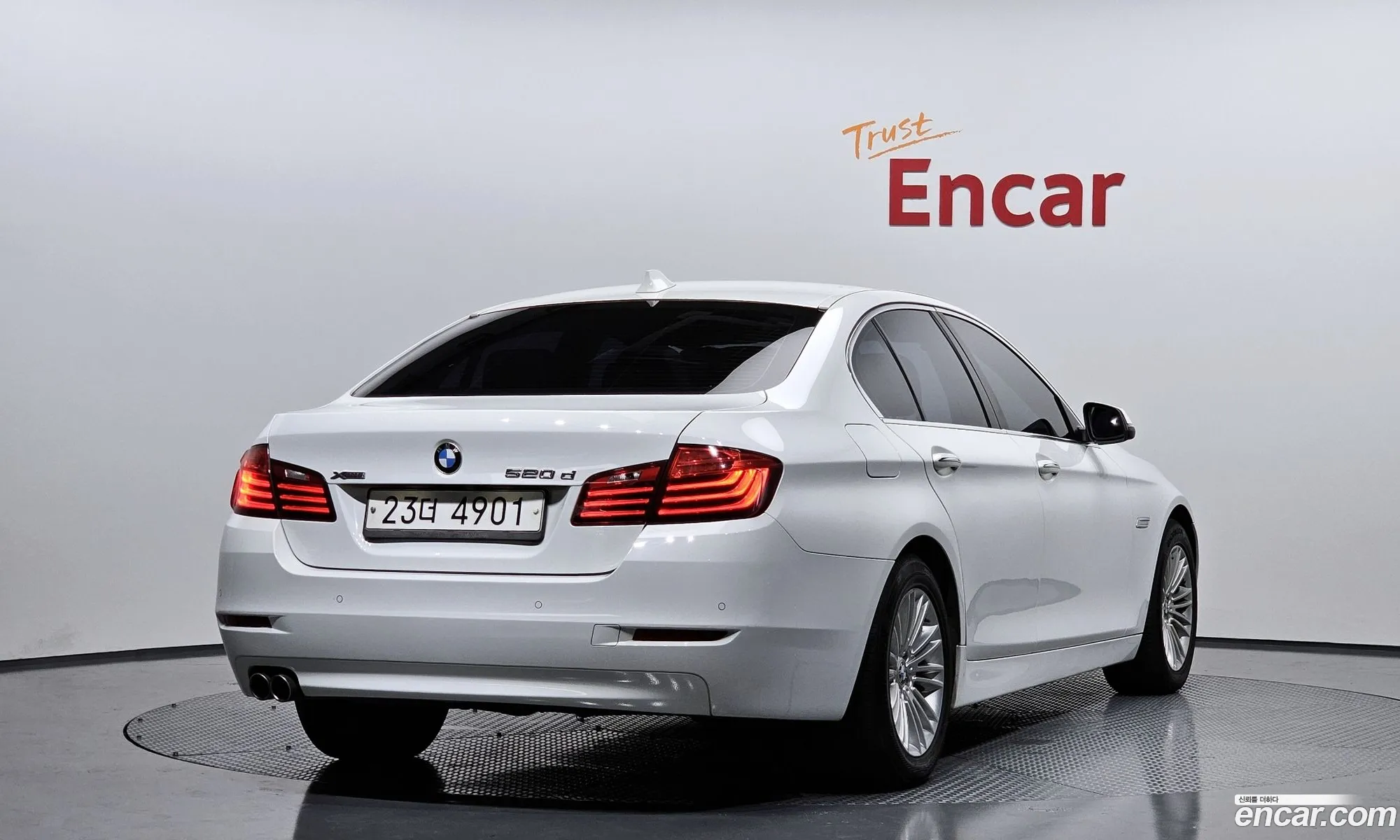 BMW 5 Series F10 520D xDrive - фотография 6811572