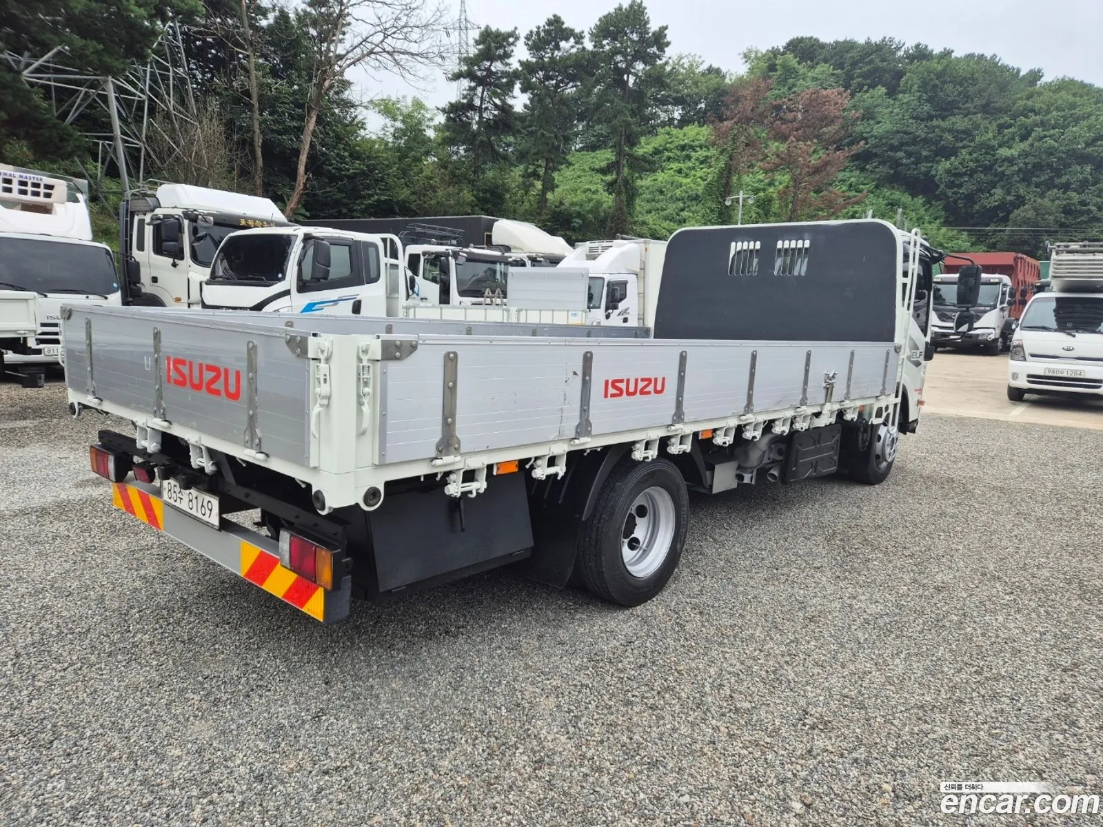 Isuzu Elf Cargo Truck 35 Tons - фотография 3507757