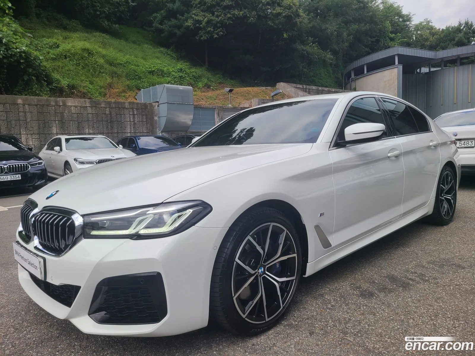 BMW 5 Series G30 530I xDrive M Sports - фотография 7553810