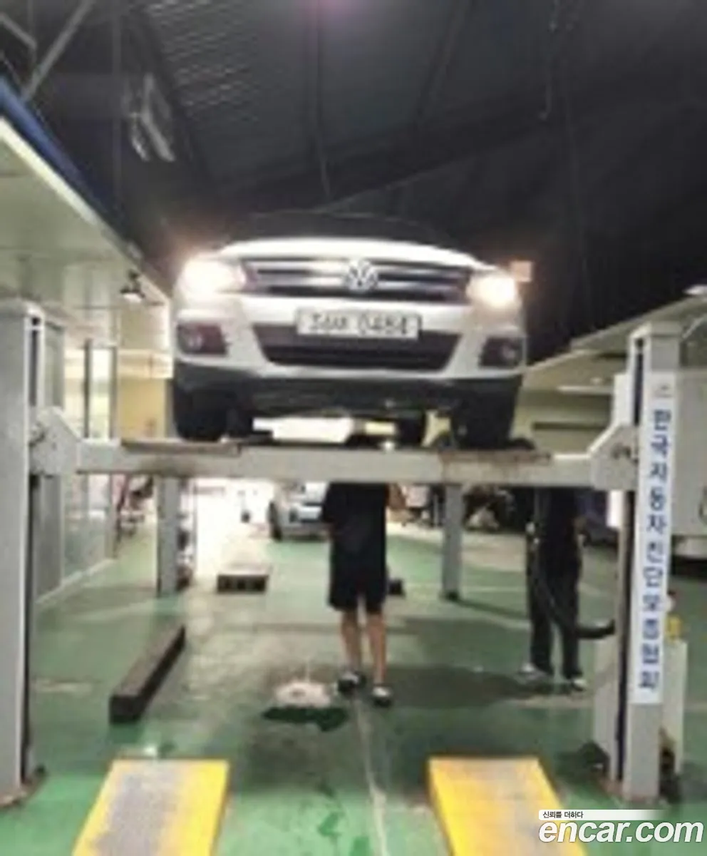 Volkswagen New Tiguan 20 Tdi Comfort 5N - фотография 8018882