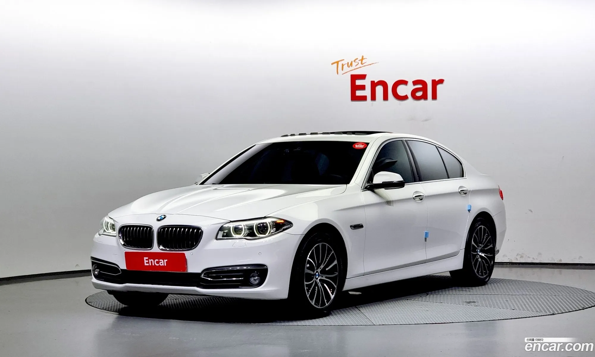 BMW 5 Series F10 520D xDrive Luxury - фотография 7688636