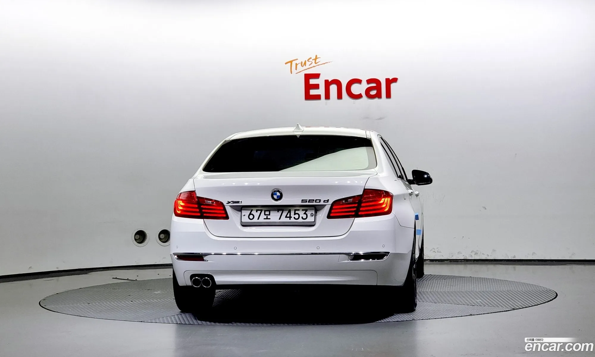 BMW 5 Series F10 520D xDrive Luxury - фотография 7688639
