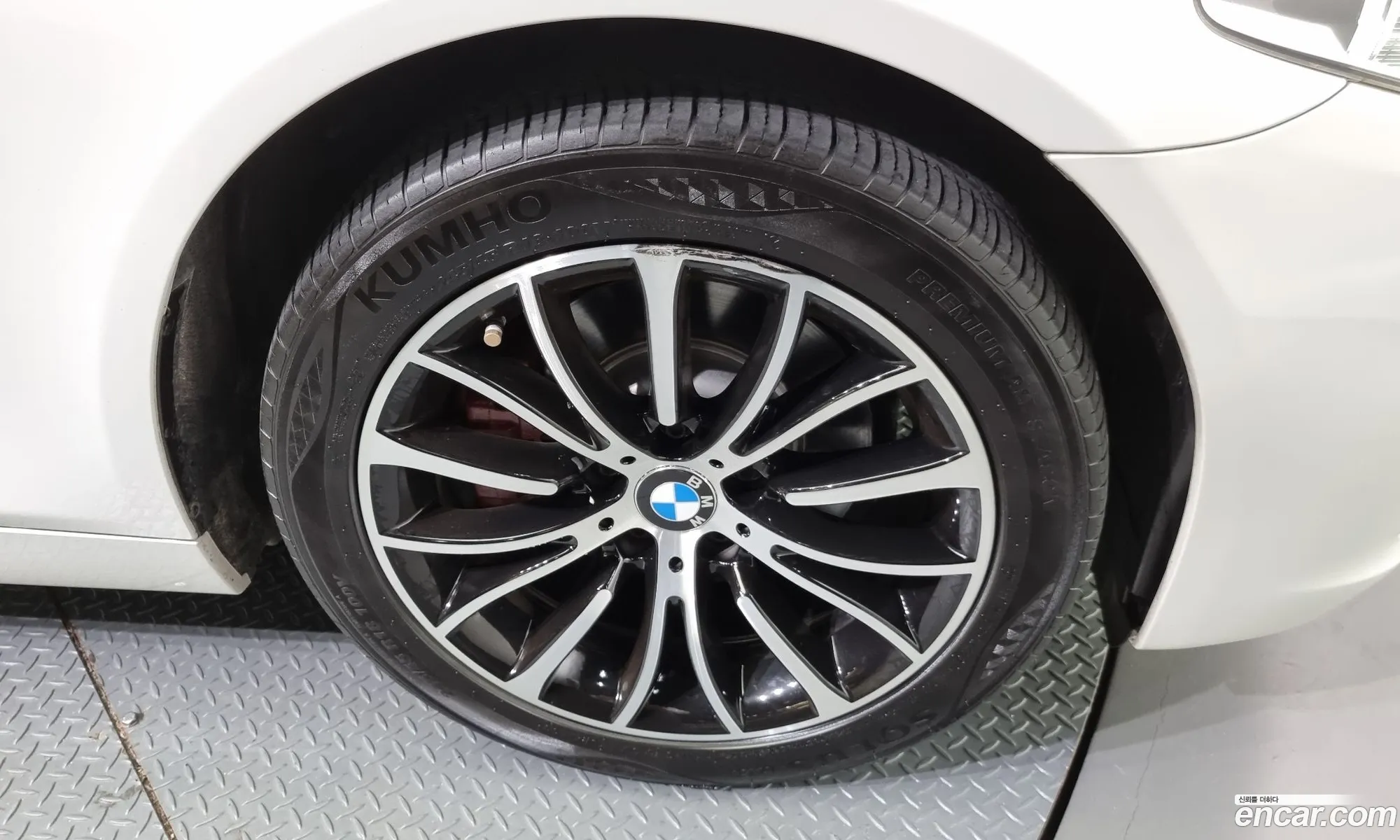 BMW 5 Series F10 520D xDrive Luxury - фотография 7688640