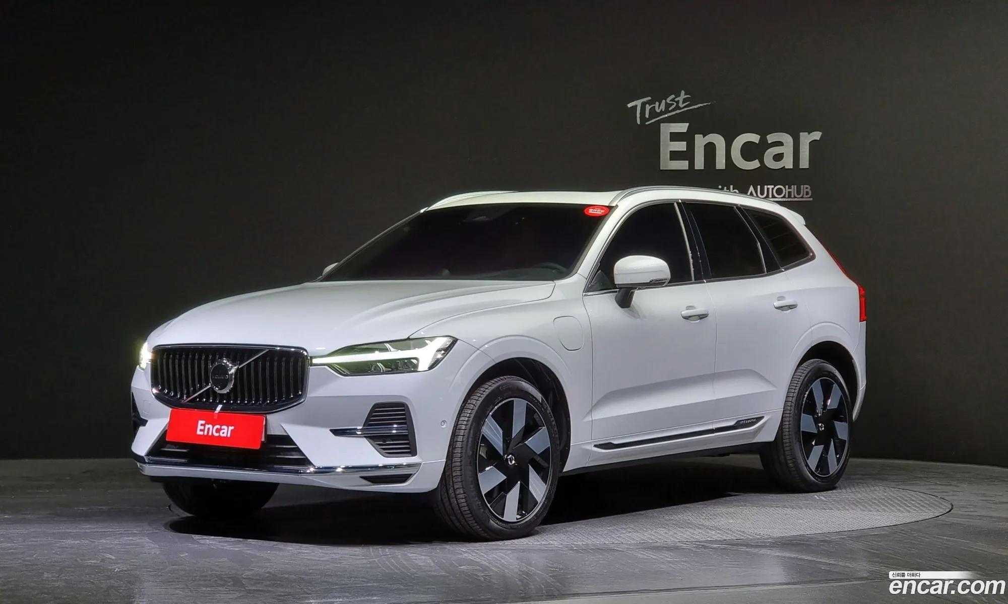 Volvo Xc60 2Nd Generation T8 Ultimate Bright - фотография 14658457