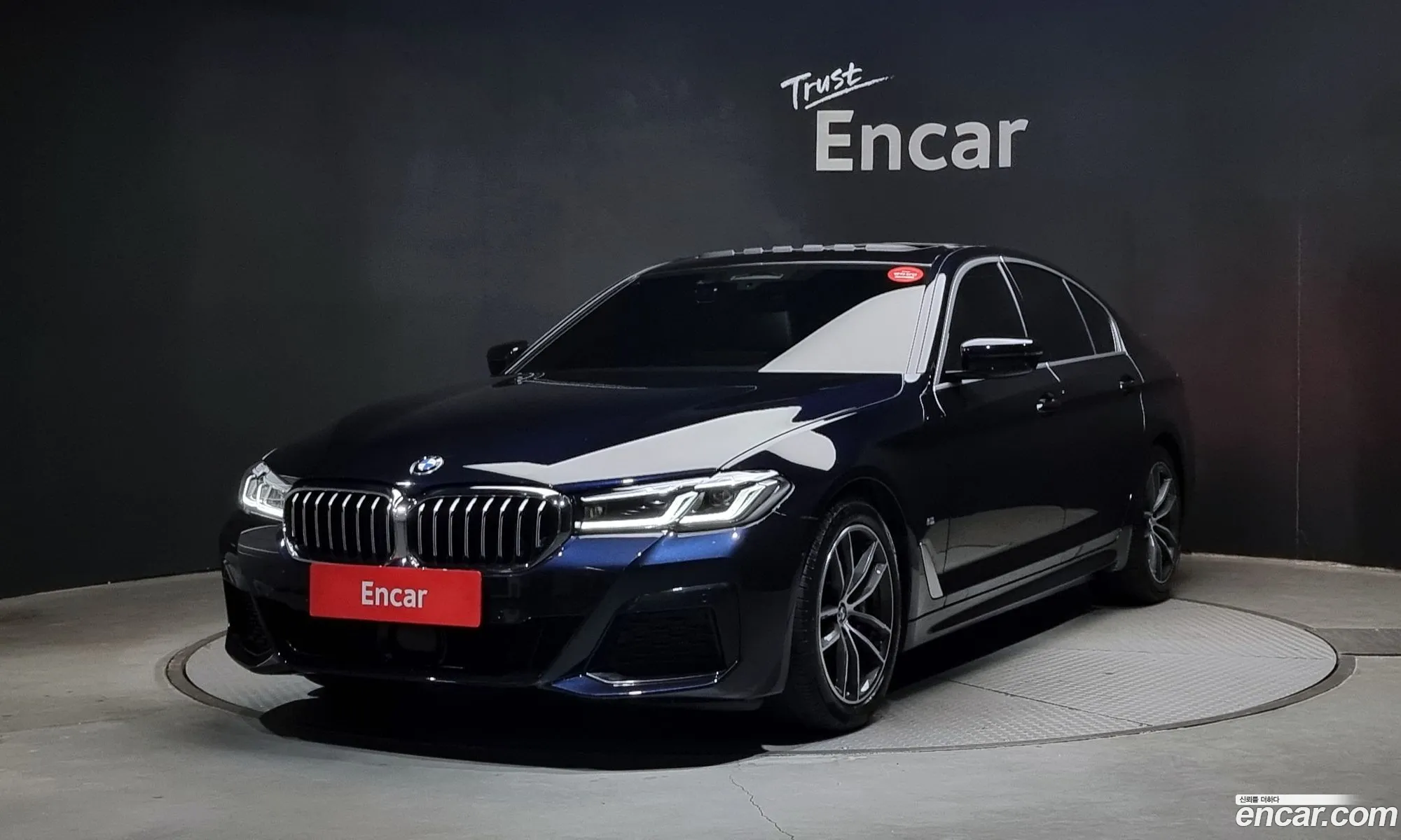 BMW 5 Series G30 523D ​​M Sports - фотография 8742762