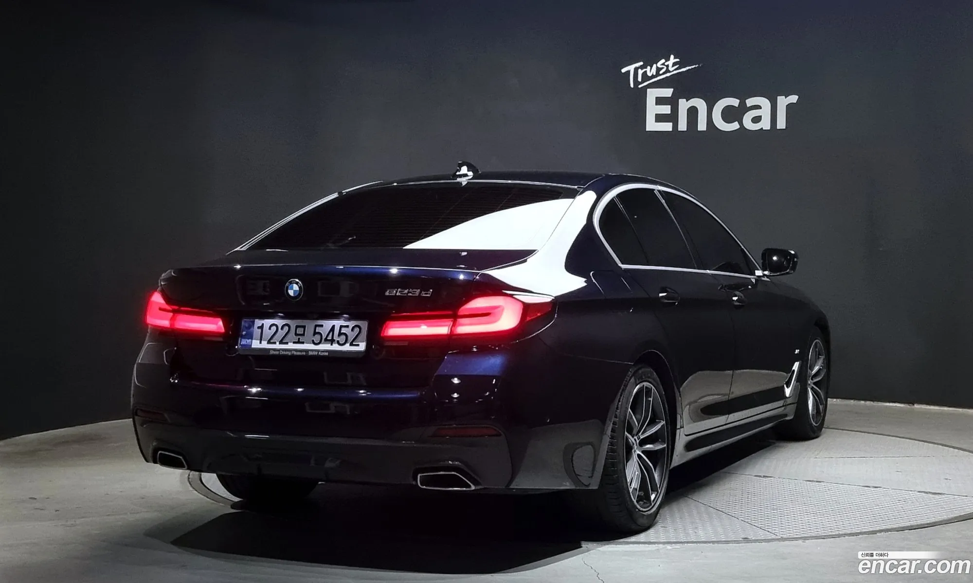 BMW 5 Series G30 523D ​​M Sports - фотография 8742763