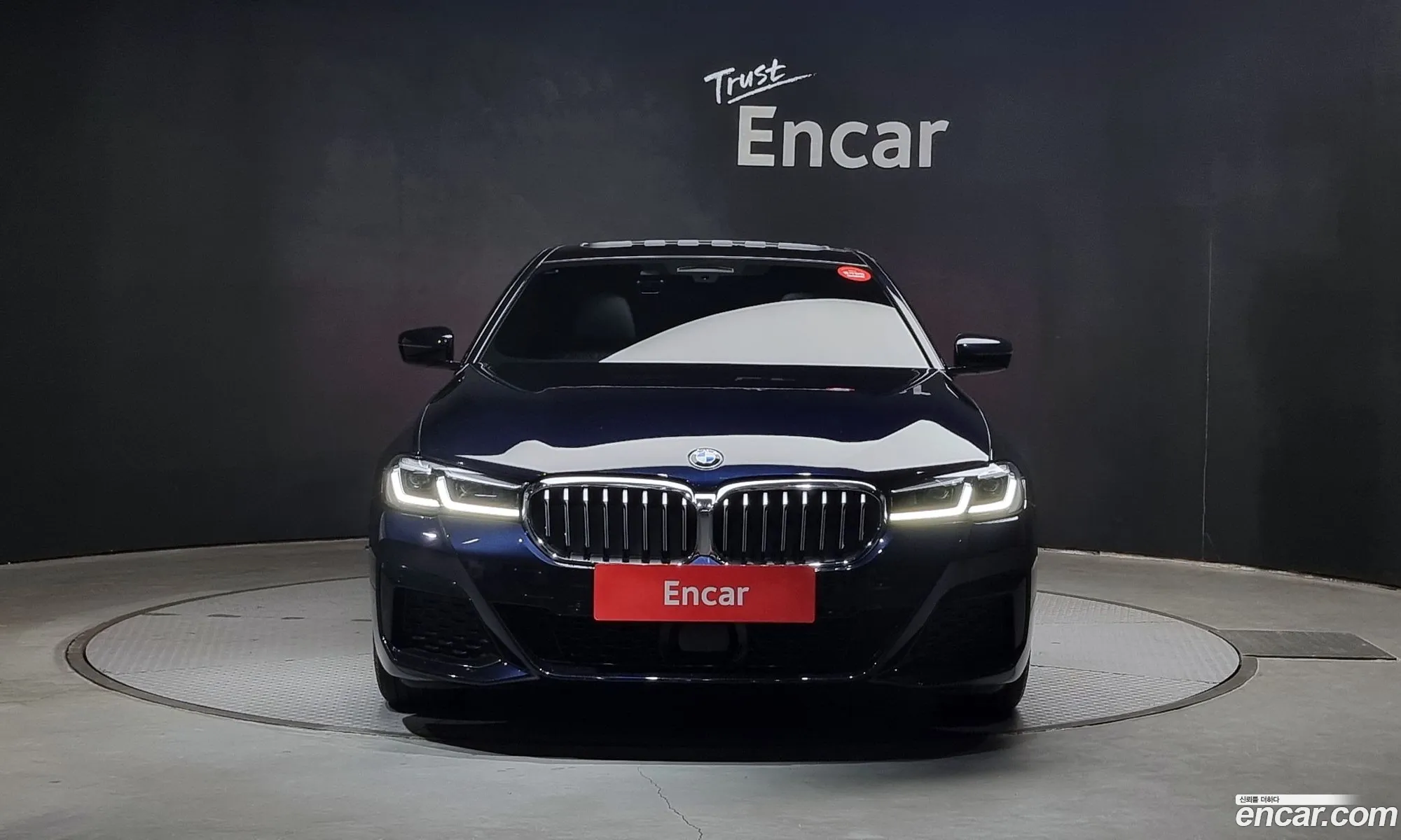 BMW 5 Series G30 523D ​​M Sports - фотография 8742764