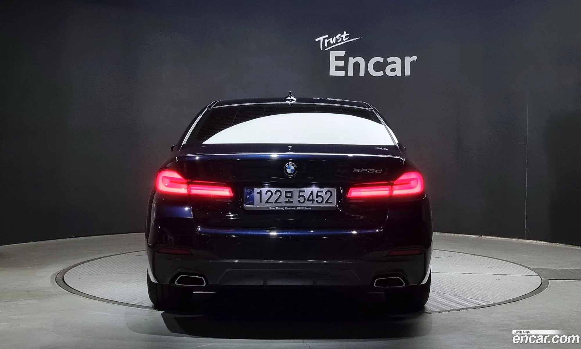 BMW 5 Series G30 523D ​​M Sports - фотография 8742765