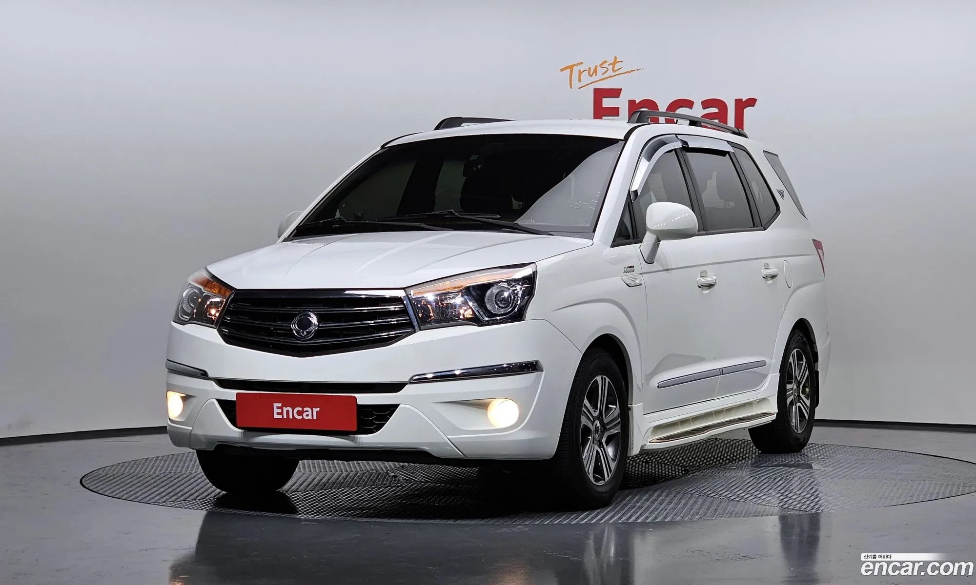 Kg Mobility Ssangyong Korando Turismo 4Wd 9-Seater Adventure 60Th Edition - фотография 7666067