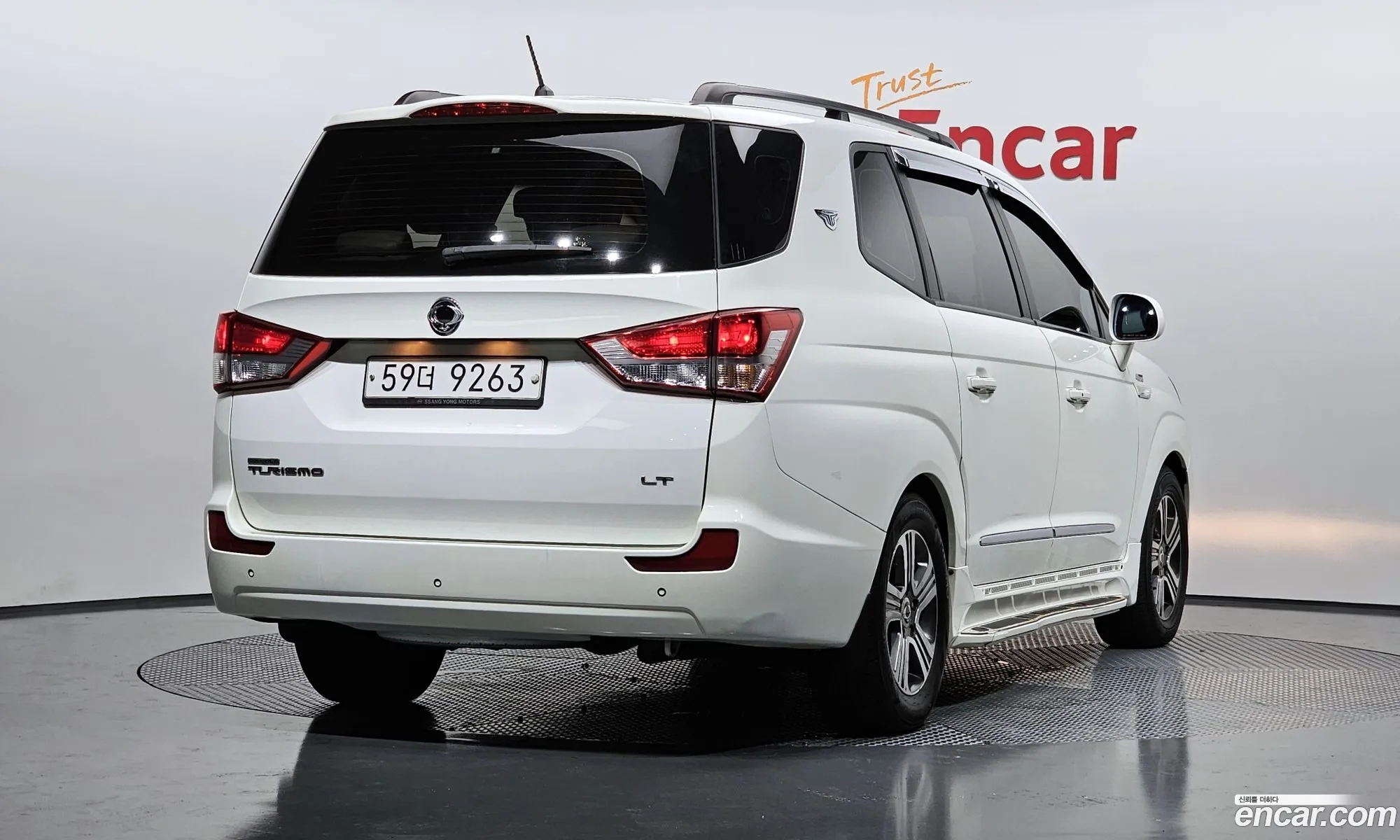 Kg Mobility Ssangyong Korando Turismo 4Wd 9-Seater Adventure 60Th Edition - фотография 7666068