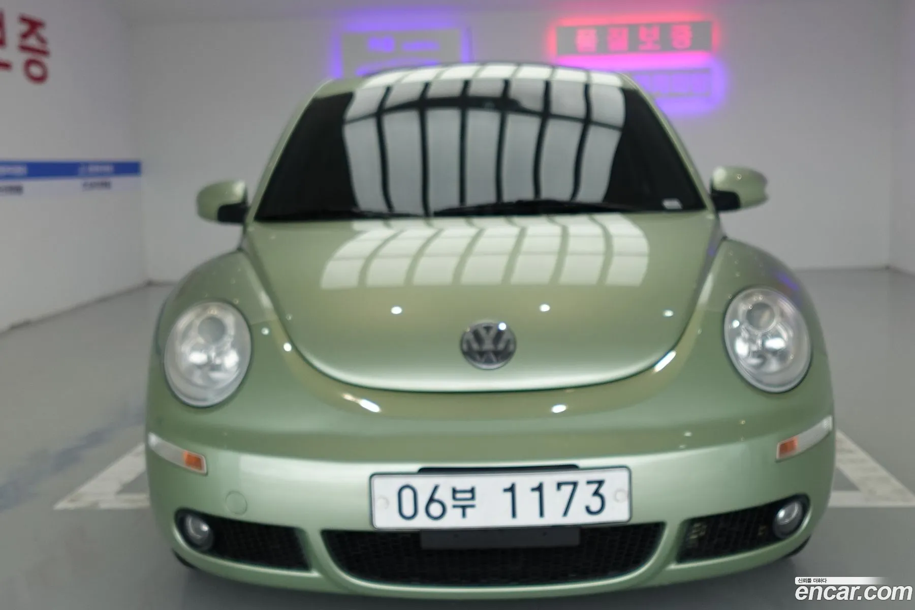 Volkswagen New Beetle Deluxe 20 9C - фотография 8482612