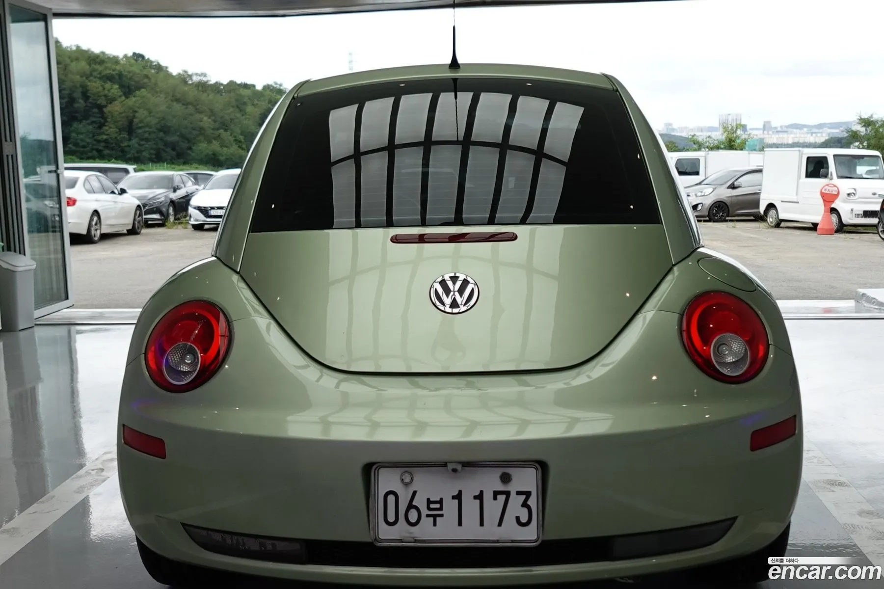 Volkswagen New Beetle Deluxe 20 9C - фотография 8482613
