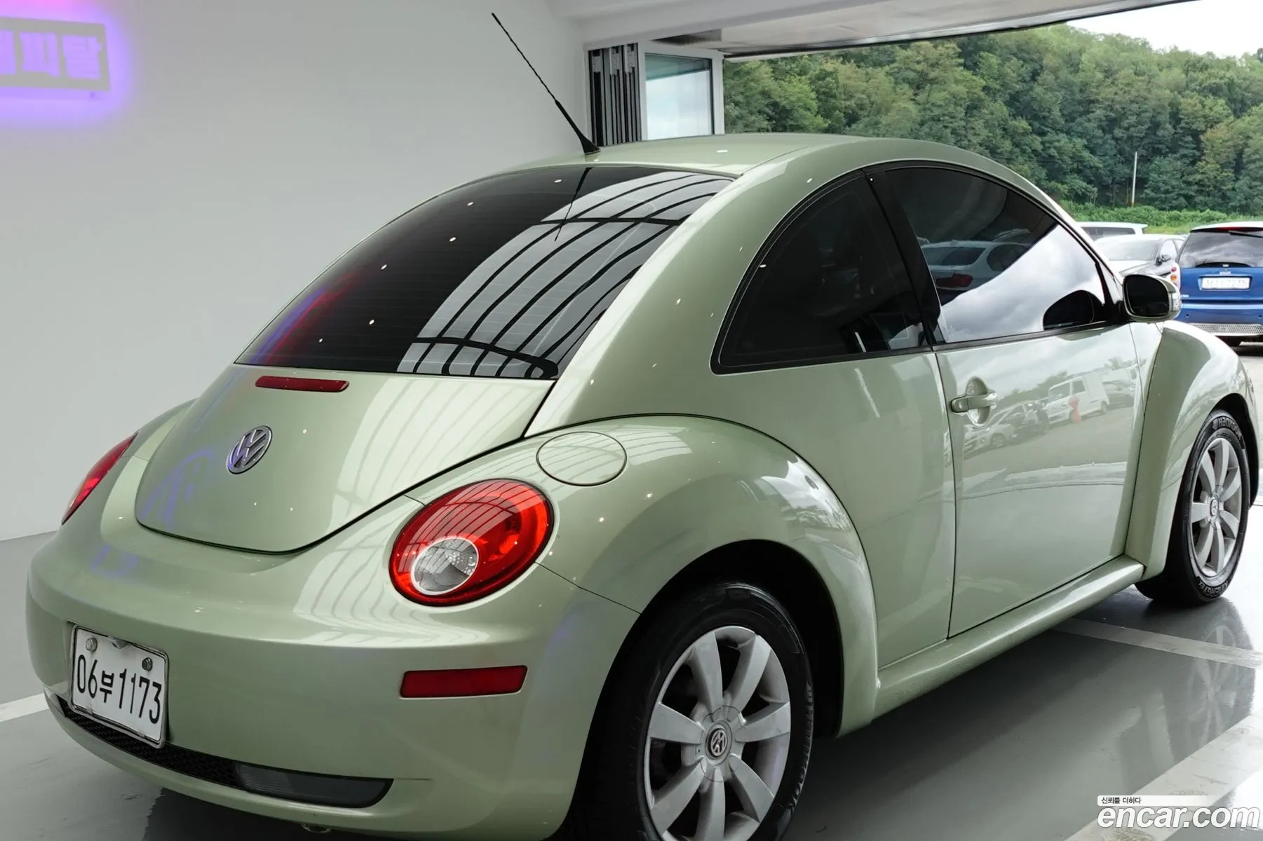 Volkswagen New Beetle Deluxe 20 9C - фотография 8482614