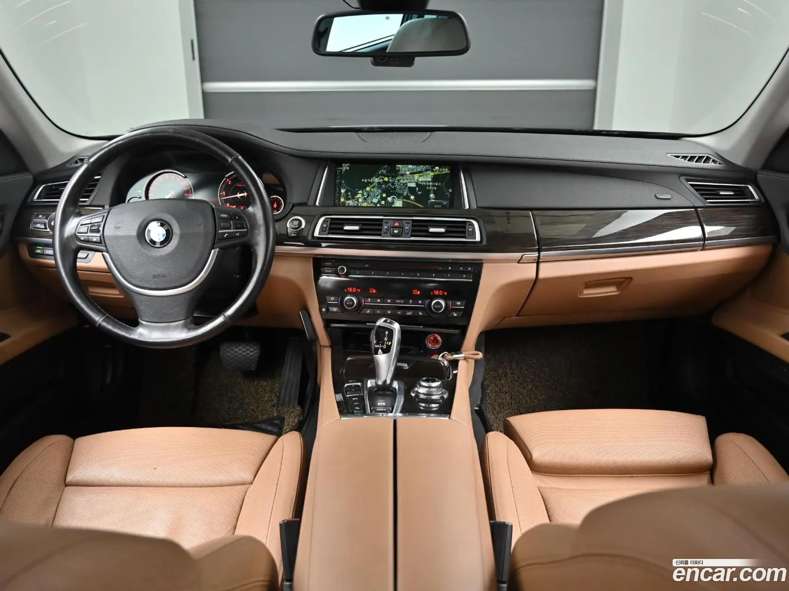 BMW 7 Series F01 740D xDrive - фотография 12480684