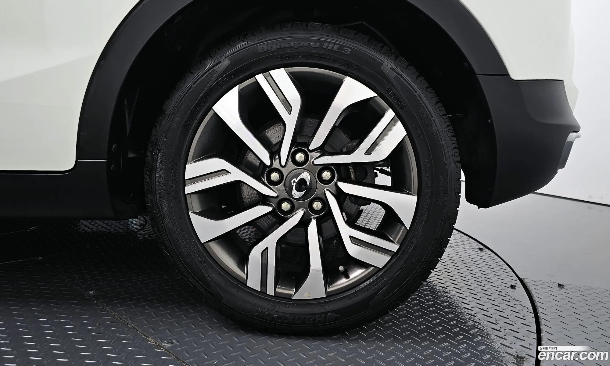 Kg Mobility Ssangyong Tivoli Armor Gear Plus 2Wd - фотография 7448891