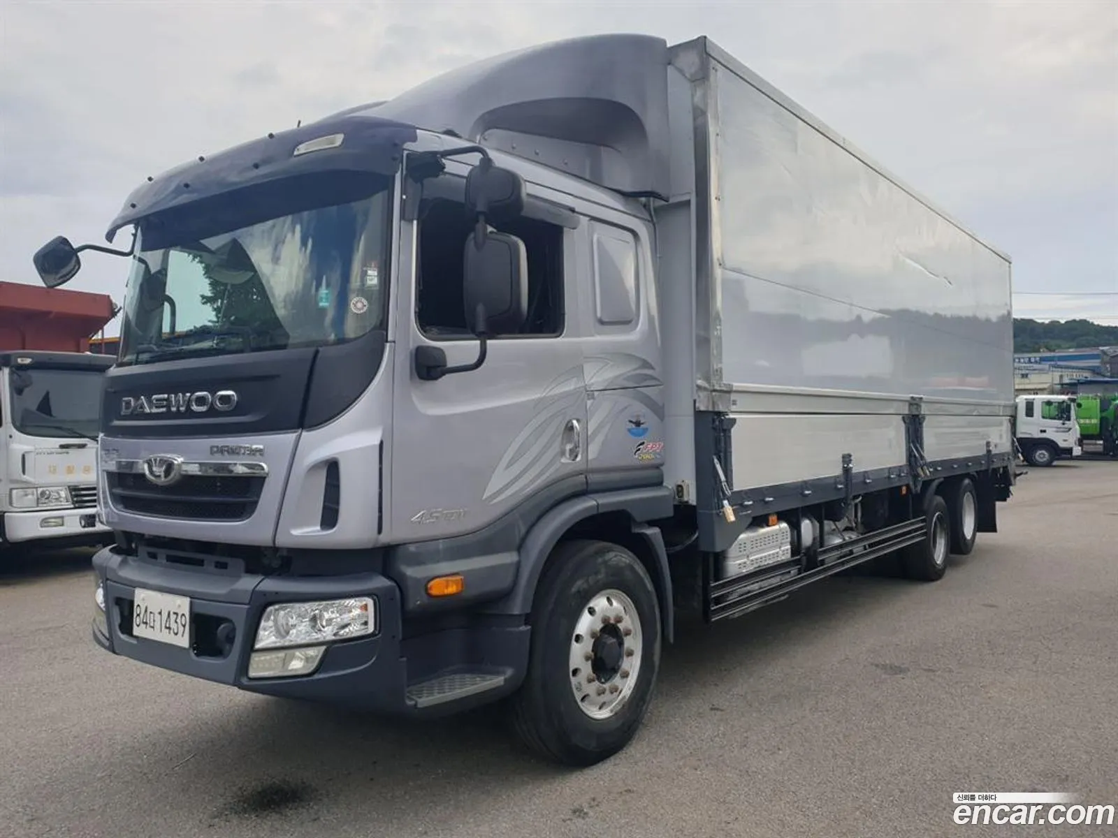 Prima Medium Truck Wing Body 65 Ton Royal - фотография 3919818