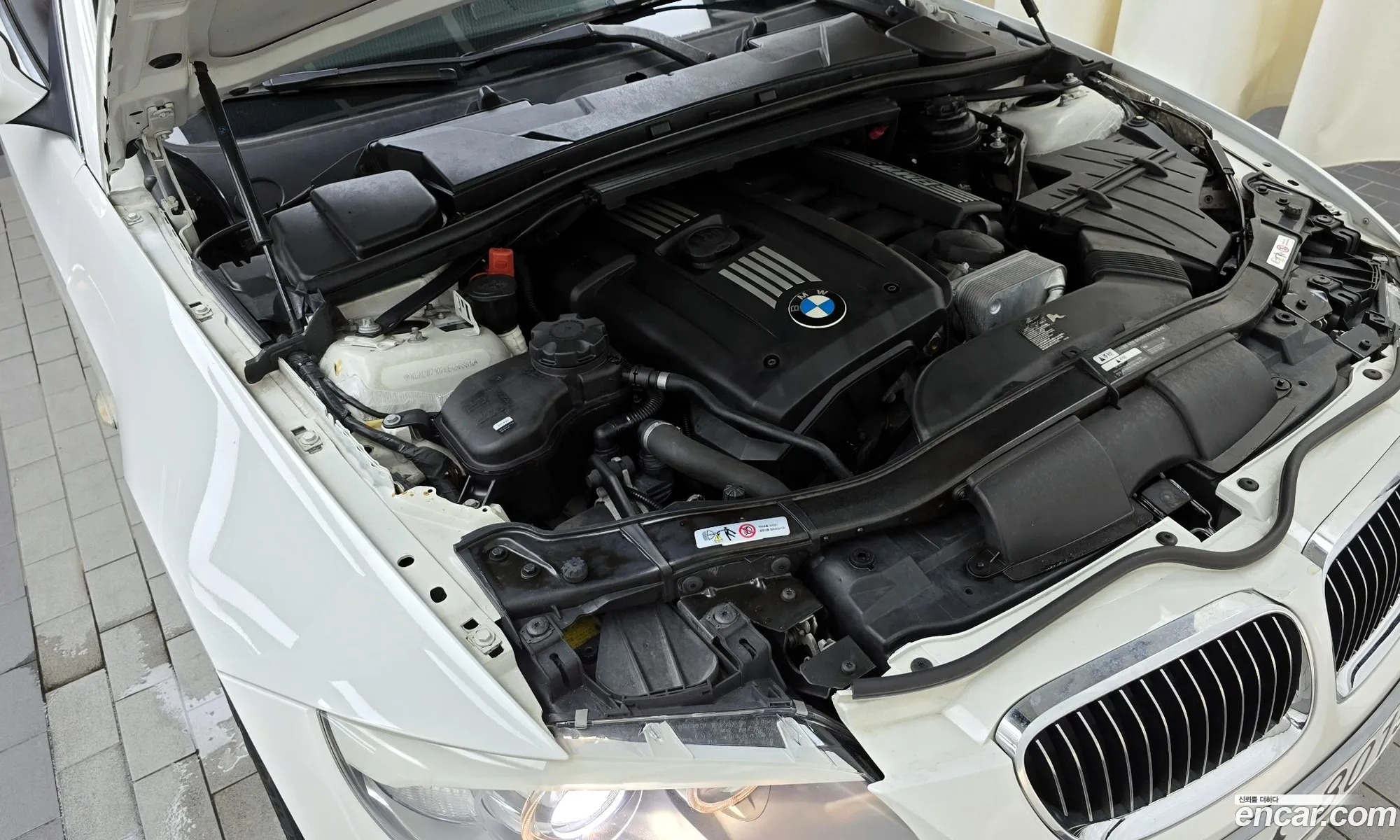 BMW 3 Series E90 328I Convertible - фотография 6585717